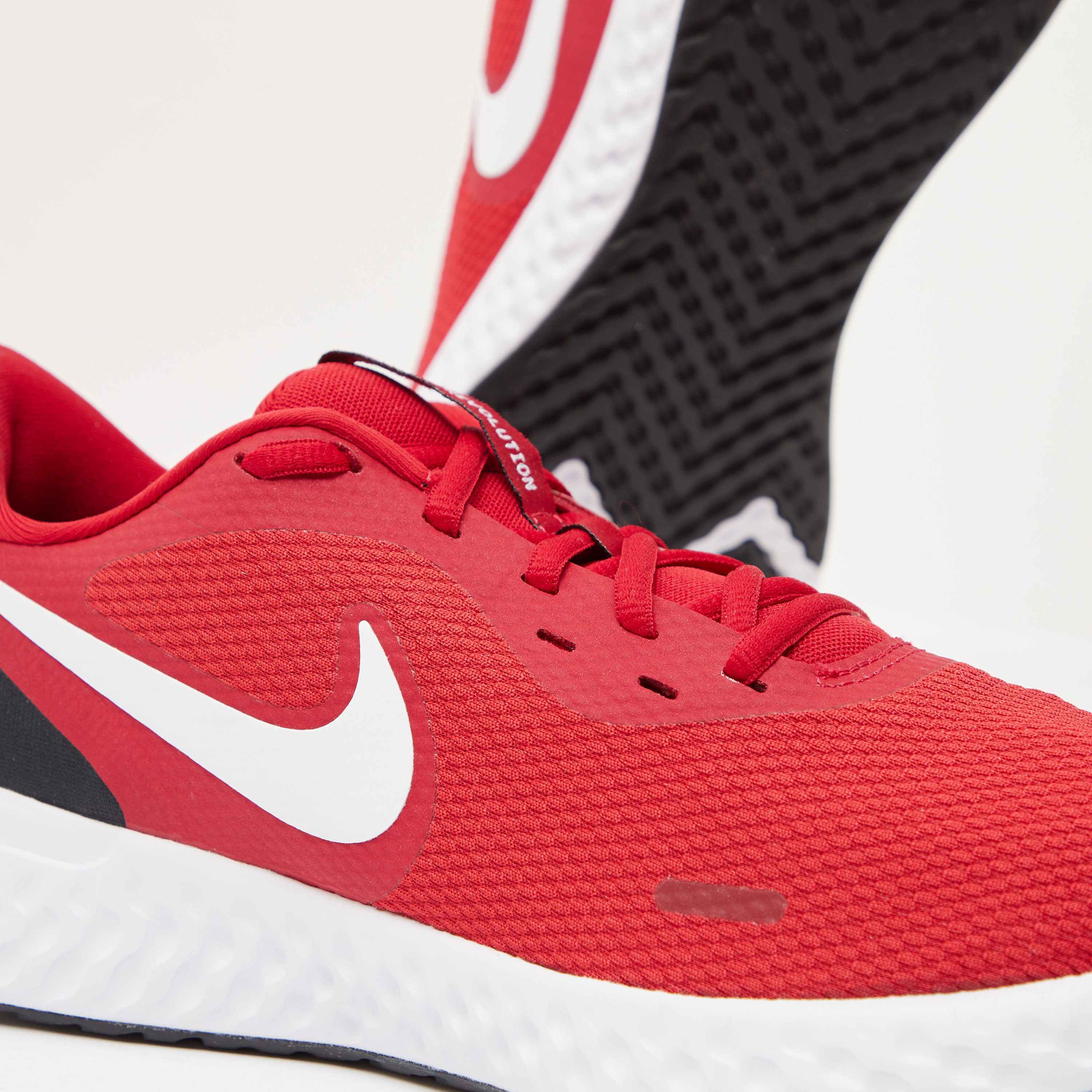 Outlet nike hotsell shoes online