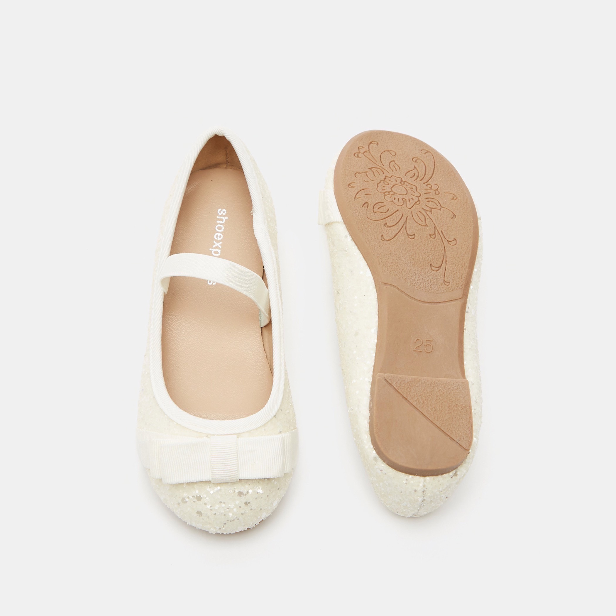 حذاء ماري جين بتفاصيل جليتر وحزام مطّاطي وزينة فيونكة-baby-girls-shoes-closedshoes-image-5