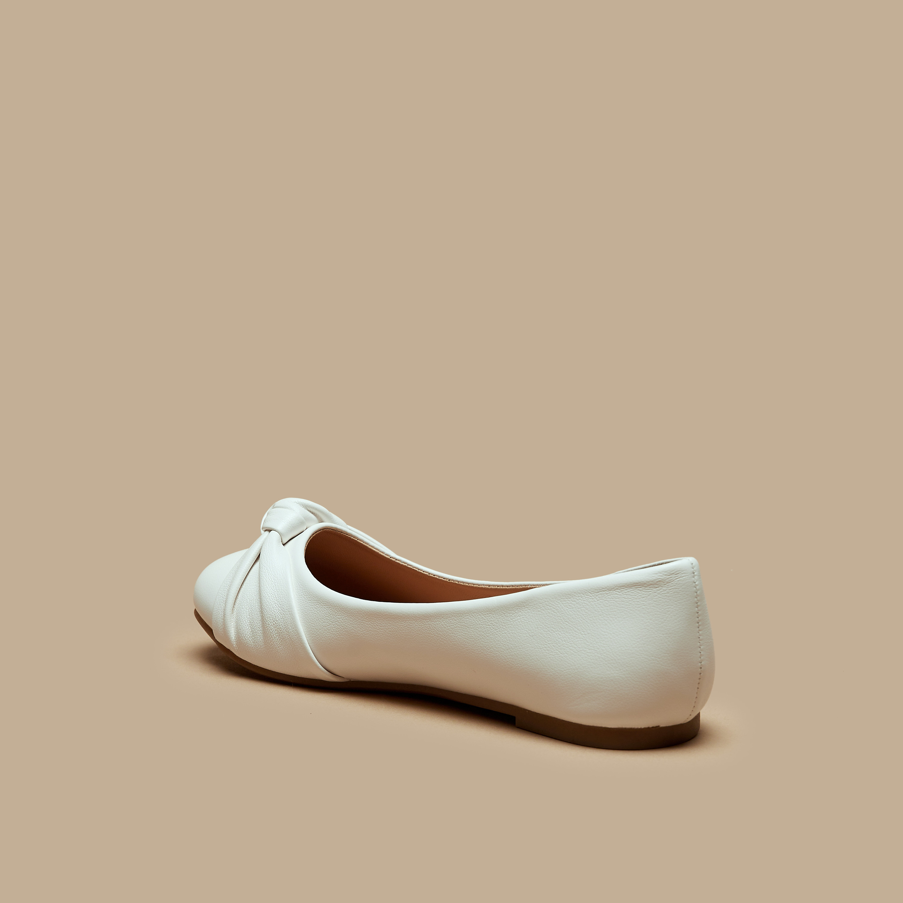 Round toe clearance ballerina flats