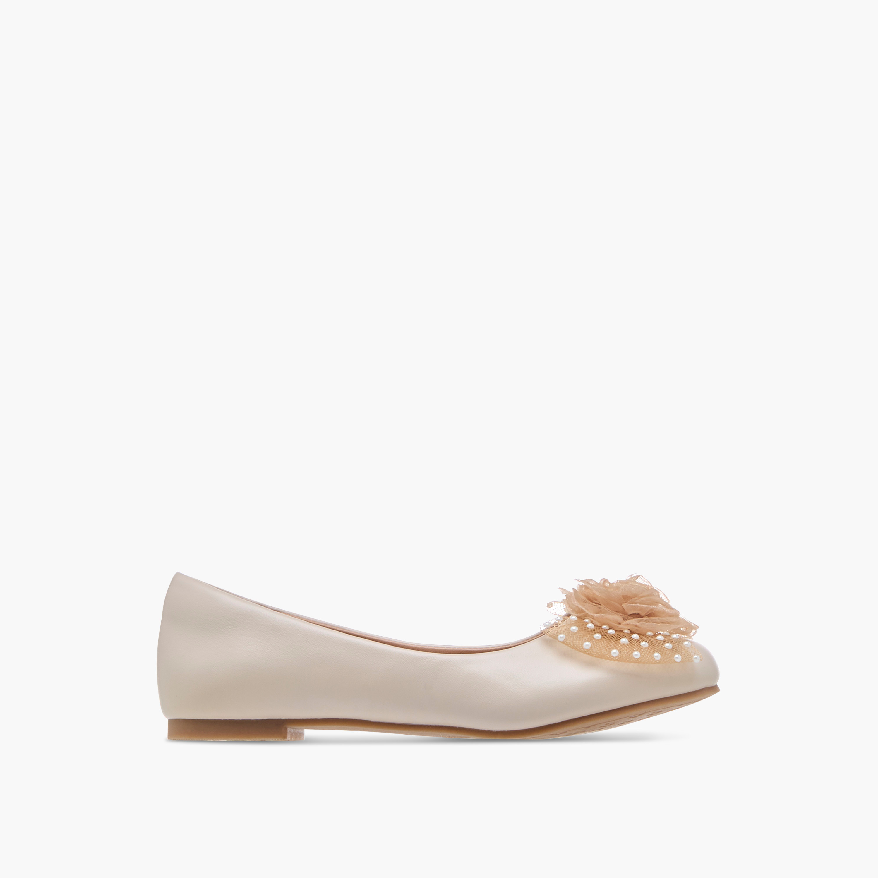 حذاء باليرينا بتزيينات لؤلؤ وزهرة من ليتل ميسي-girls-shoes-ballerinas-image-3