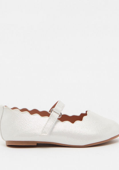Textured Mary Jane Shoes with Scalloped Outline