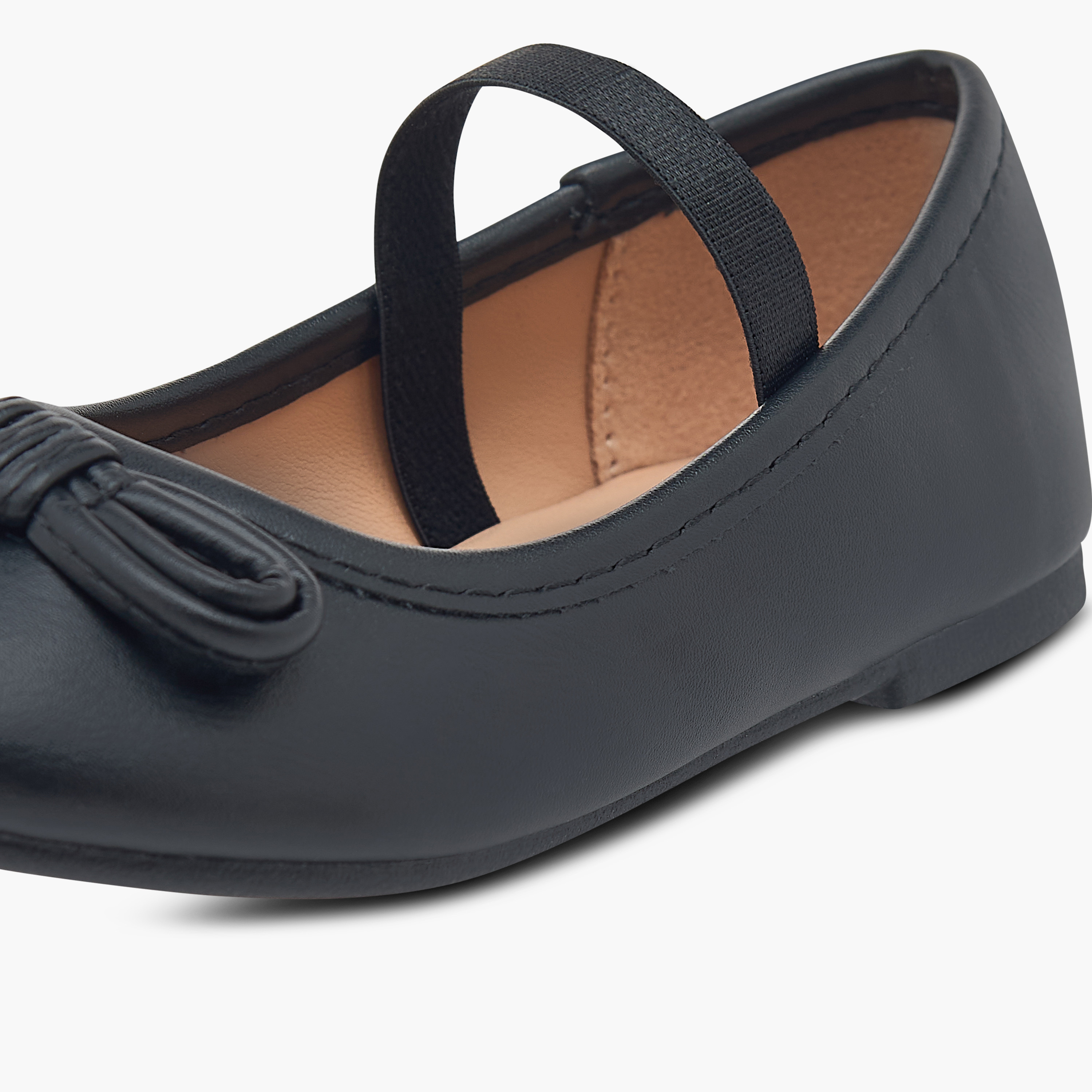 حذاء باليرينا مزين بفيونكة وبتفاصيل حزام مطاطي من فلورا بيلا-girls-shoes-ballerinas-image-6