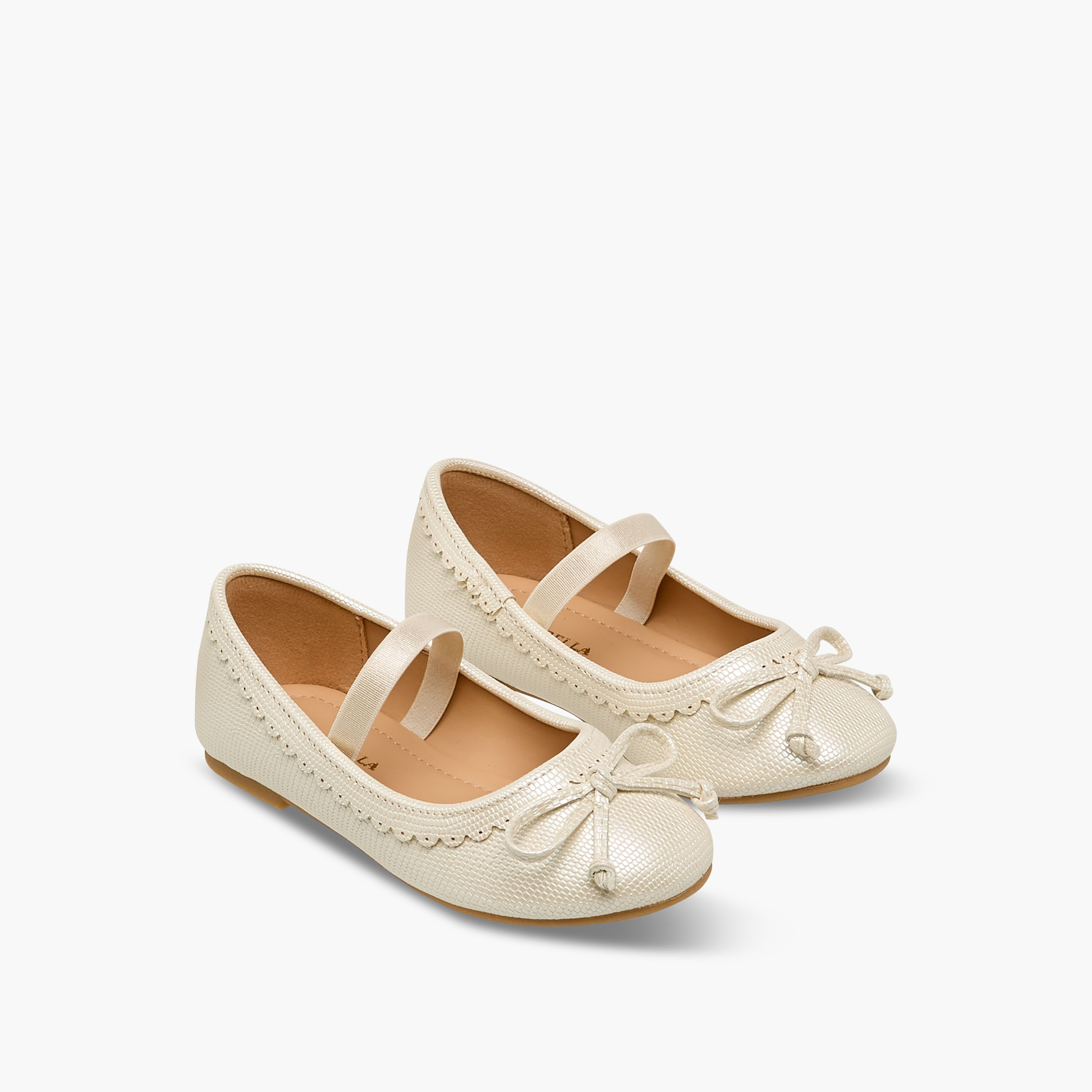 حذاء باليرينا بحزام مطاطي وتفاصيل صدفية للبنات من فلورا بيلا-girls-shoes-ballerinas-image-1