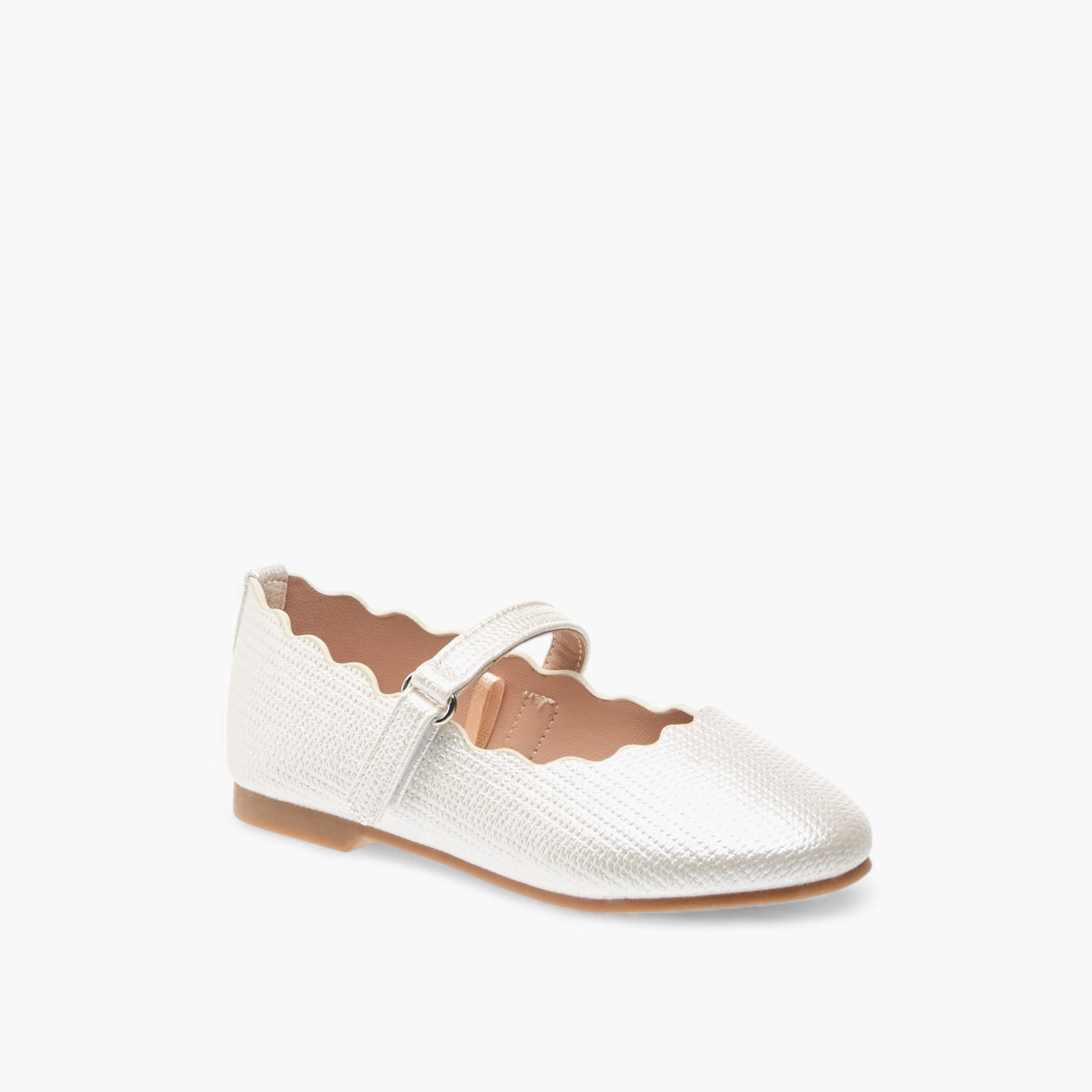 حذاء باليرينا بتفاصيل صدفية وشريط إغلاق من جونيورز-girls-shoes-maryjanes-image-2