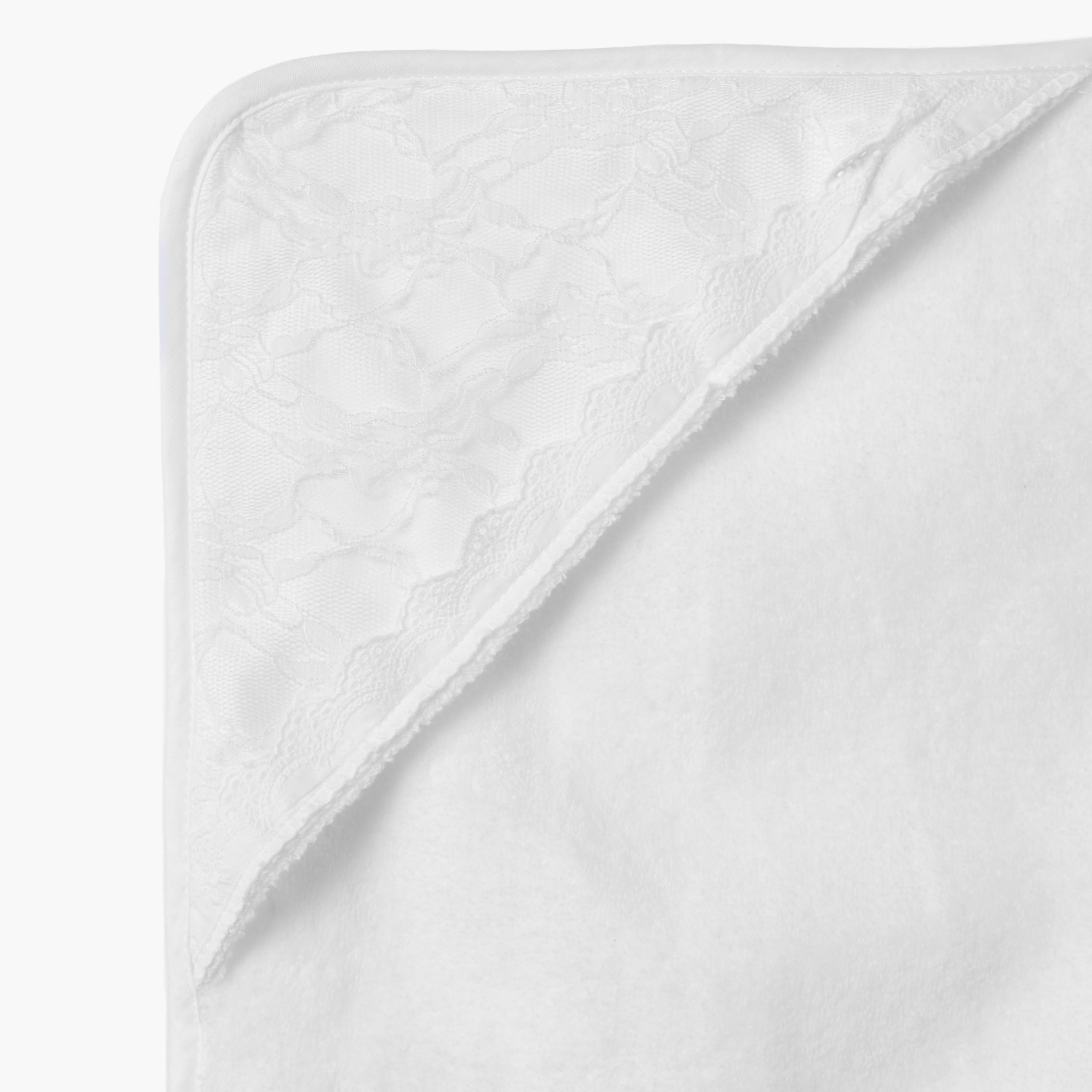 منشفة أطفال بقبعة من جيجلز-baby-bathandcare-towels-image-2