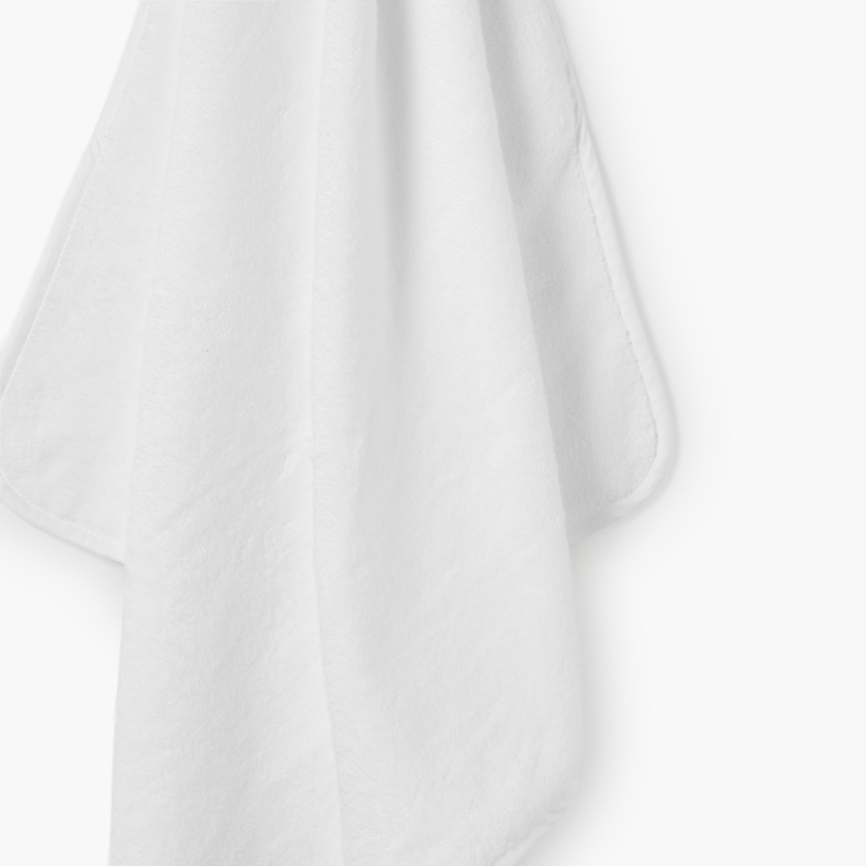 منشفة أطفال بقبعة من جيجلز-baby-bathandcare-towels-image-3