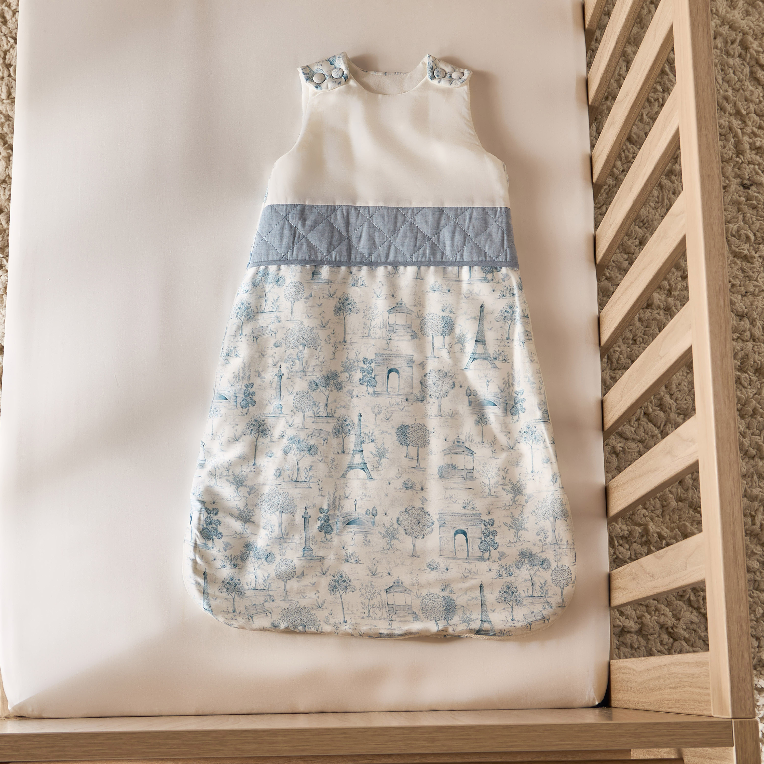 كيس نوم من التنسل بطبعات من جيجلز-baby-nursery-blanketsandswaddles-swaddlesandsleepingbags-image-1