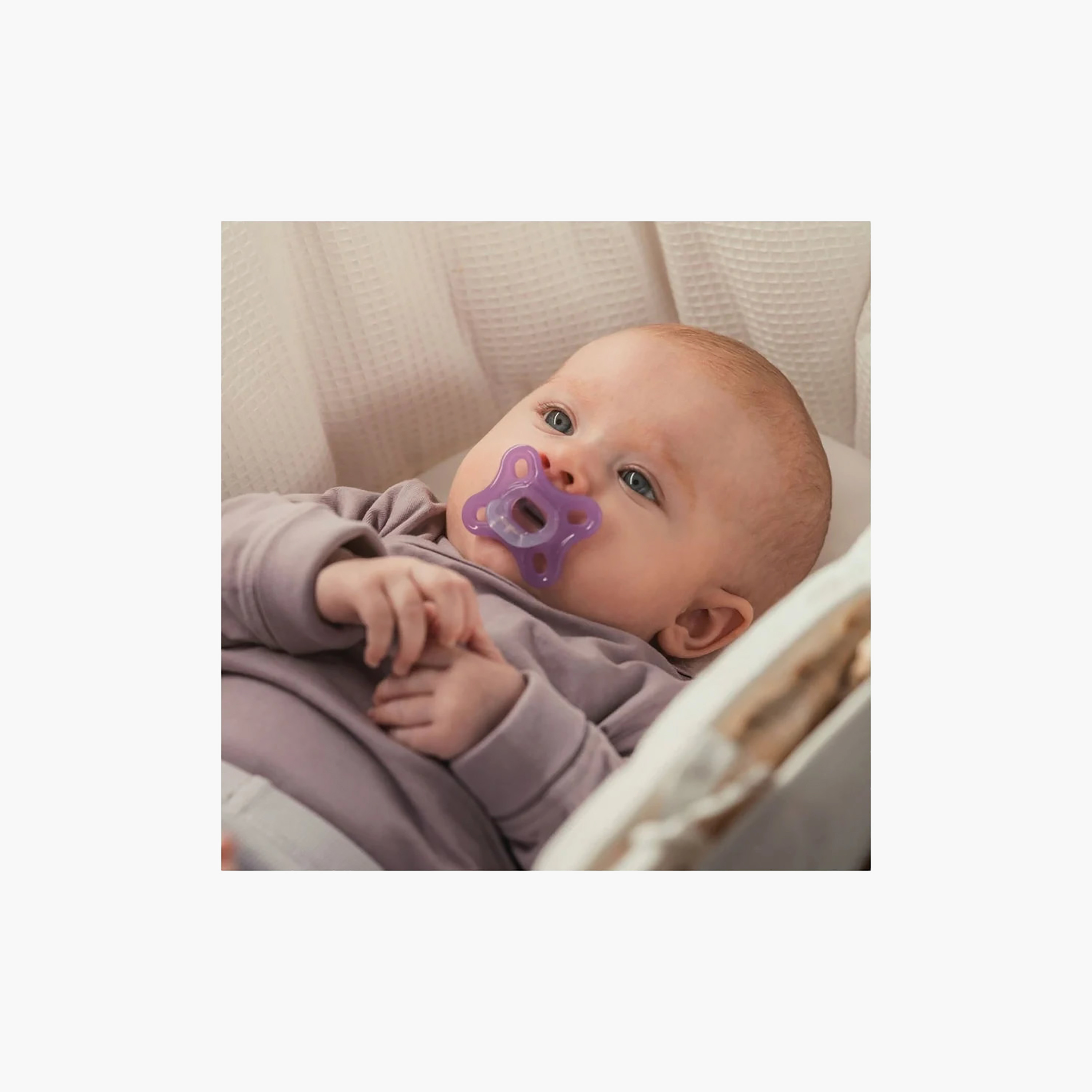 طقم من لهايتين للأطفال بتصميم تقويمي، لعمر 0–3 أشهر من مام-baby-feeding-pacifiers-image-10