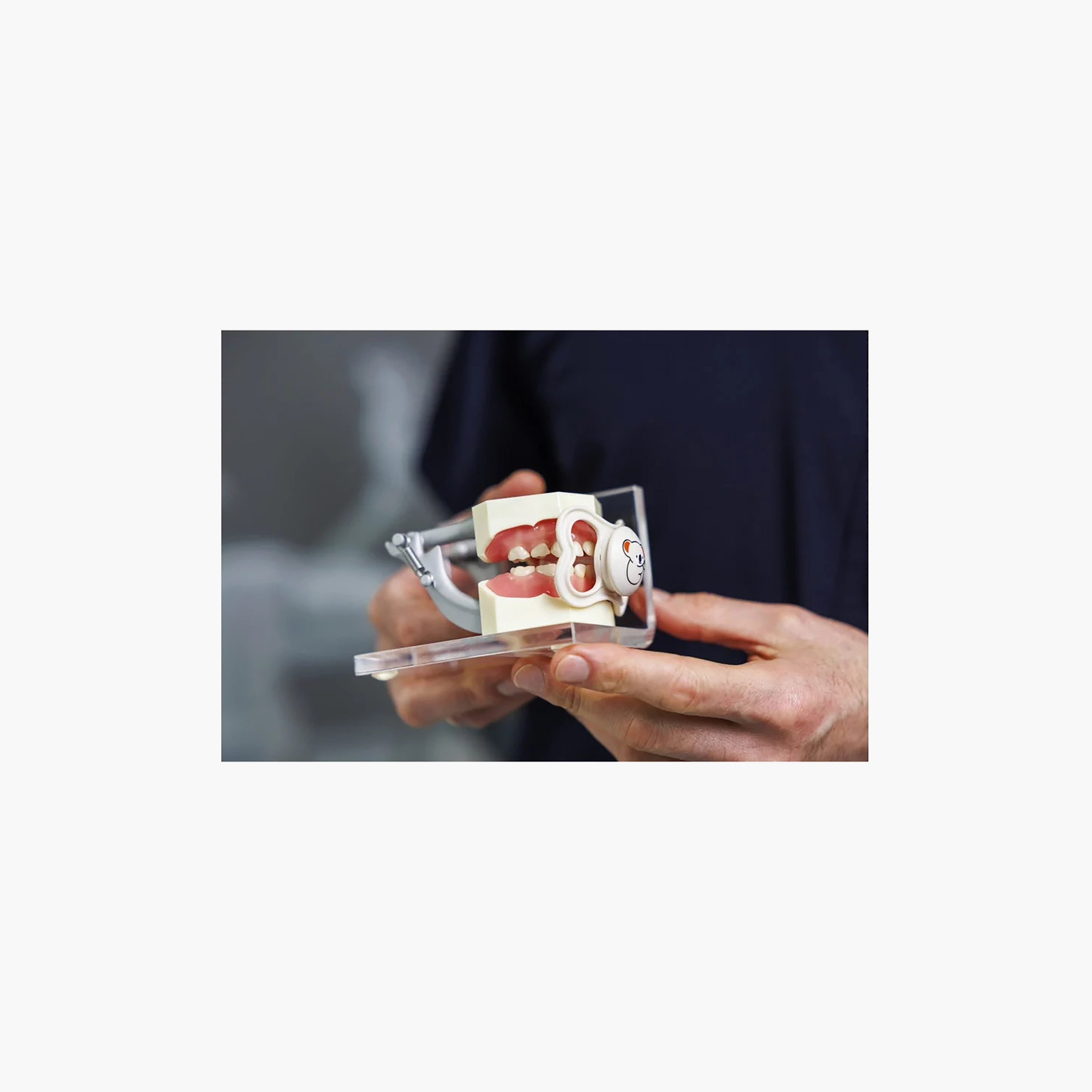 طقم لهايات أطفال قطعتين بحلمة مرنة من مام - 6 أشهر-baby-feeding-pacifiers-image-16