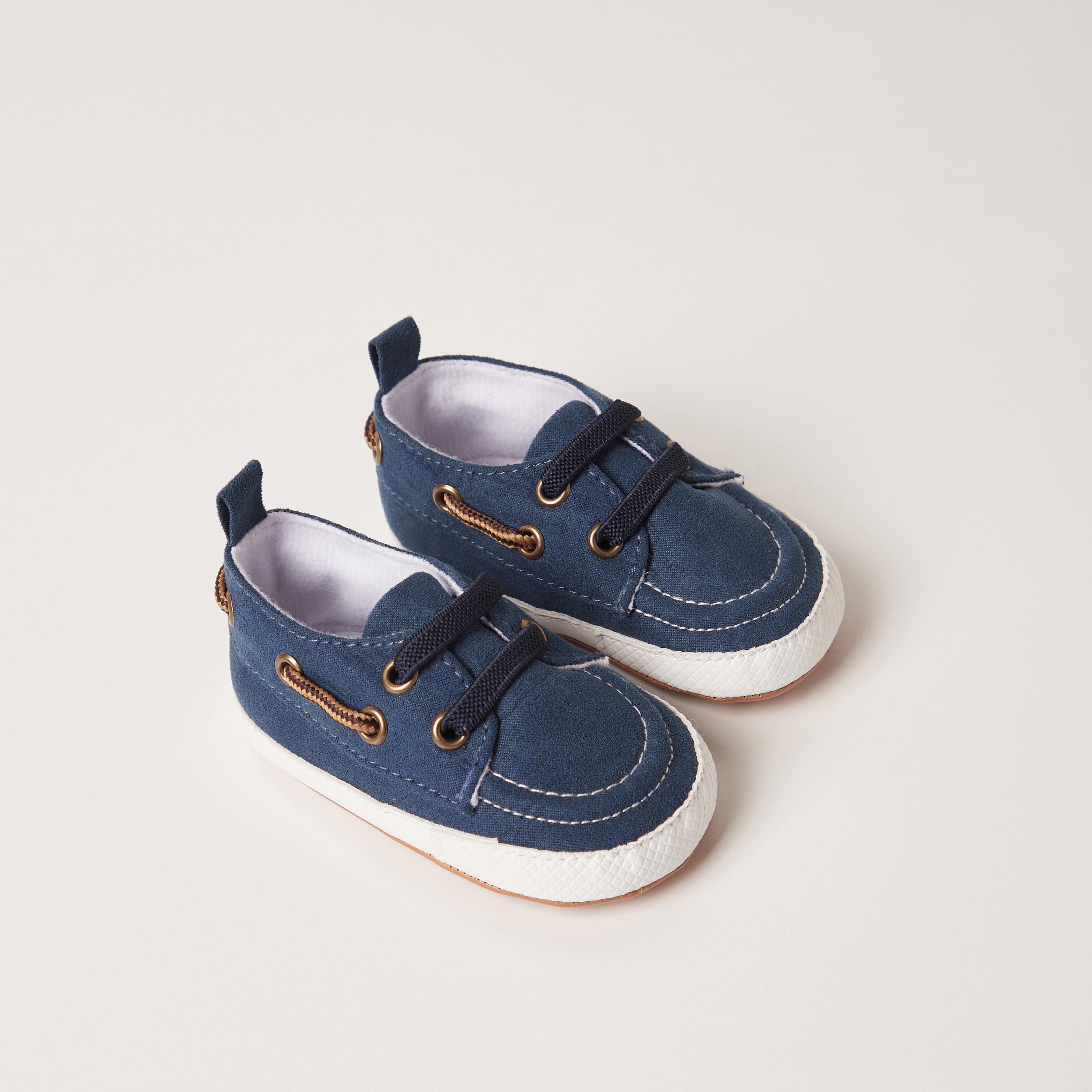 بوت سادة سهل الارتداء برباط إغلاق وأشرطة سحب من جيجلز-baby-boys-shoes-closedshoes-image-2