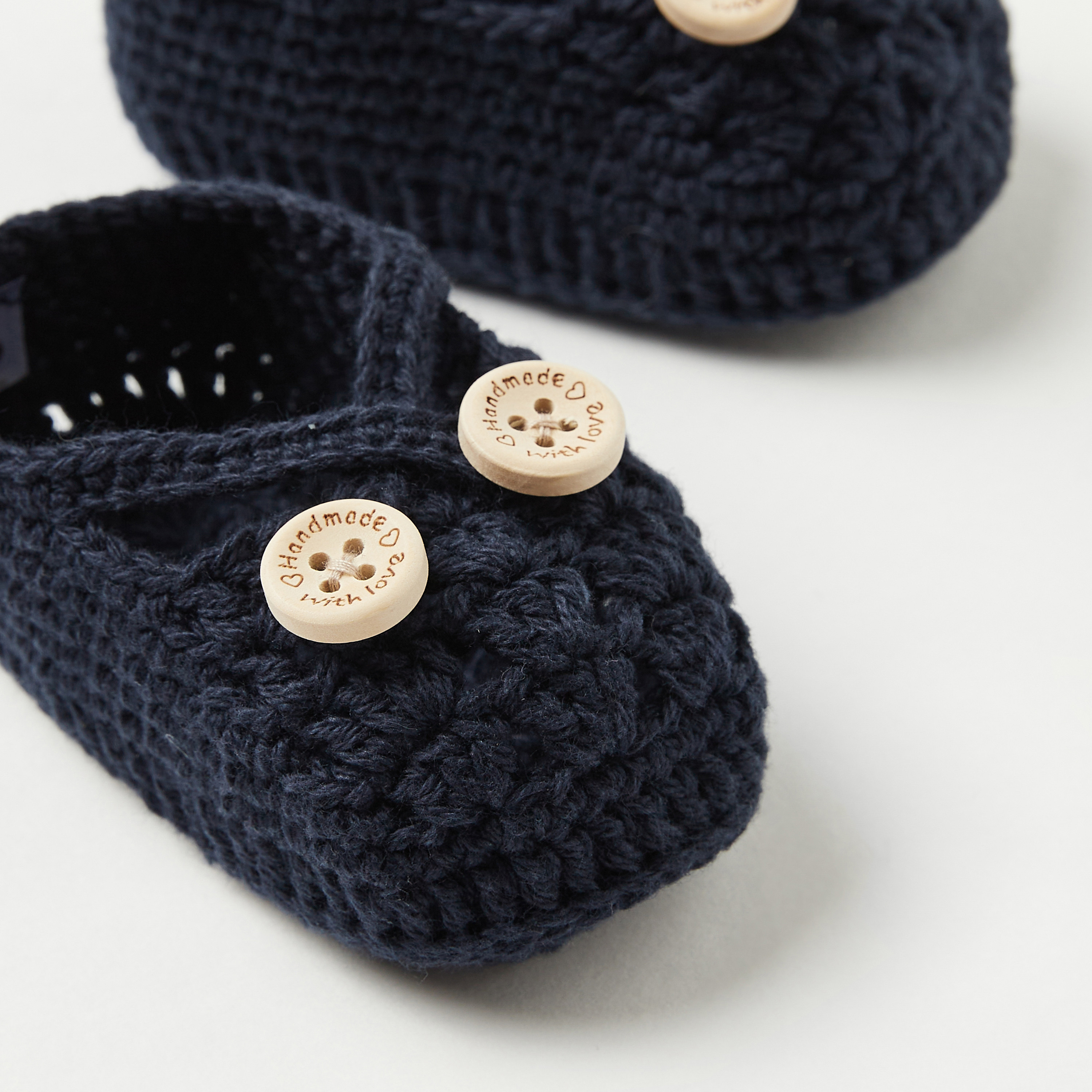 بوت بتزيينات أزرار من جيجلز-baby-boys-shoes-booties-image-3
