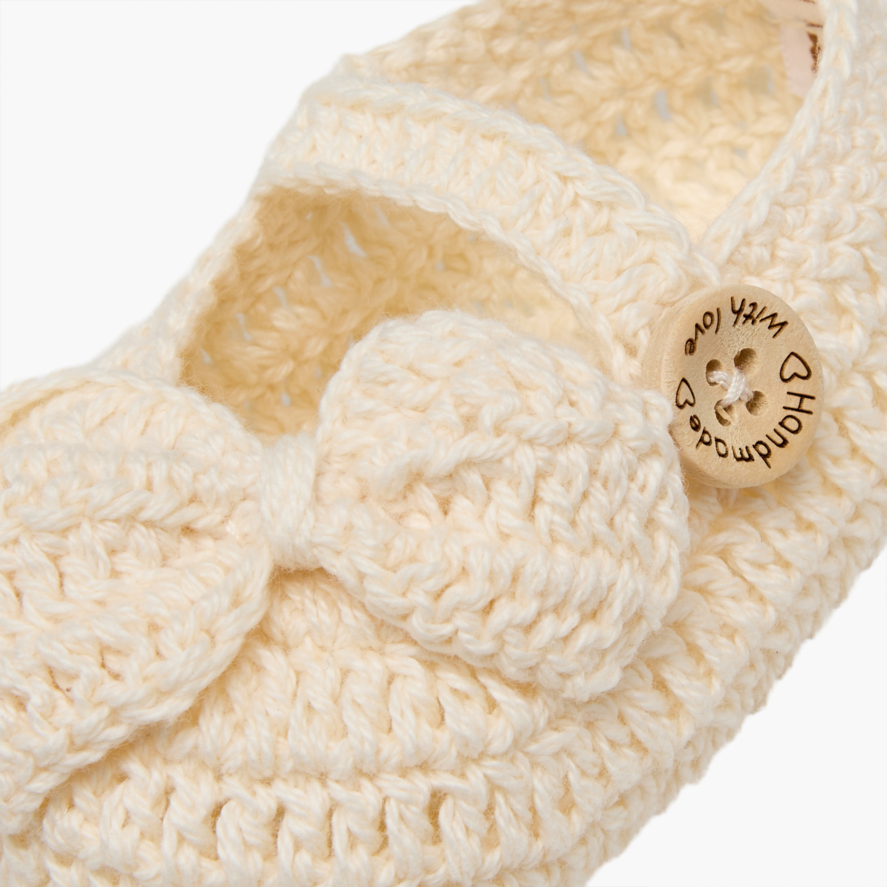 Giggles Booties with Bow Applique, Crochet Design-baby-girls-shoes-booties-image-4