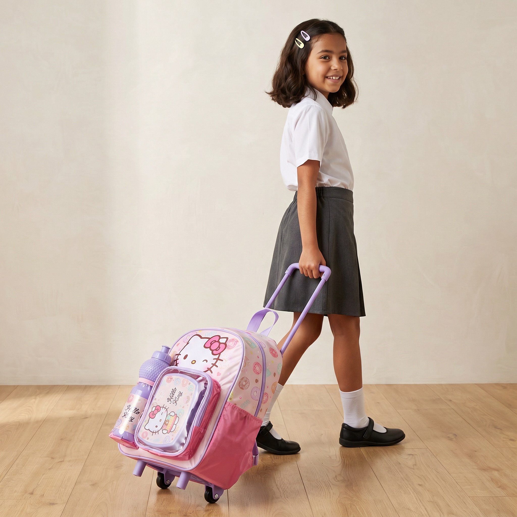 طقم شنطة ترولي وصندوق غداء وقارورة مياه 3 قطع بتصميم هيلو كيتي للبنات بعمر 13 سنة فما فوق-school-bagsandbackpacks-trolleybags-image-3