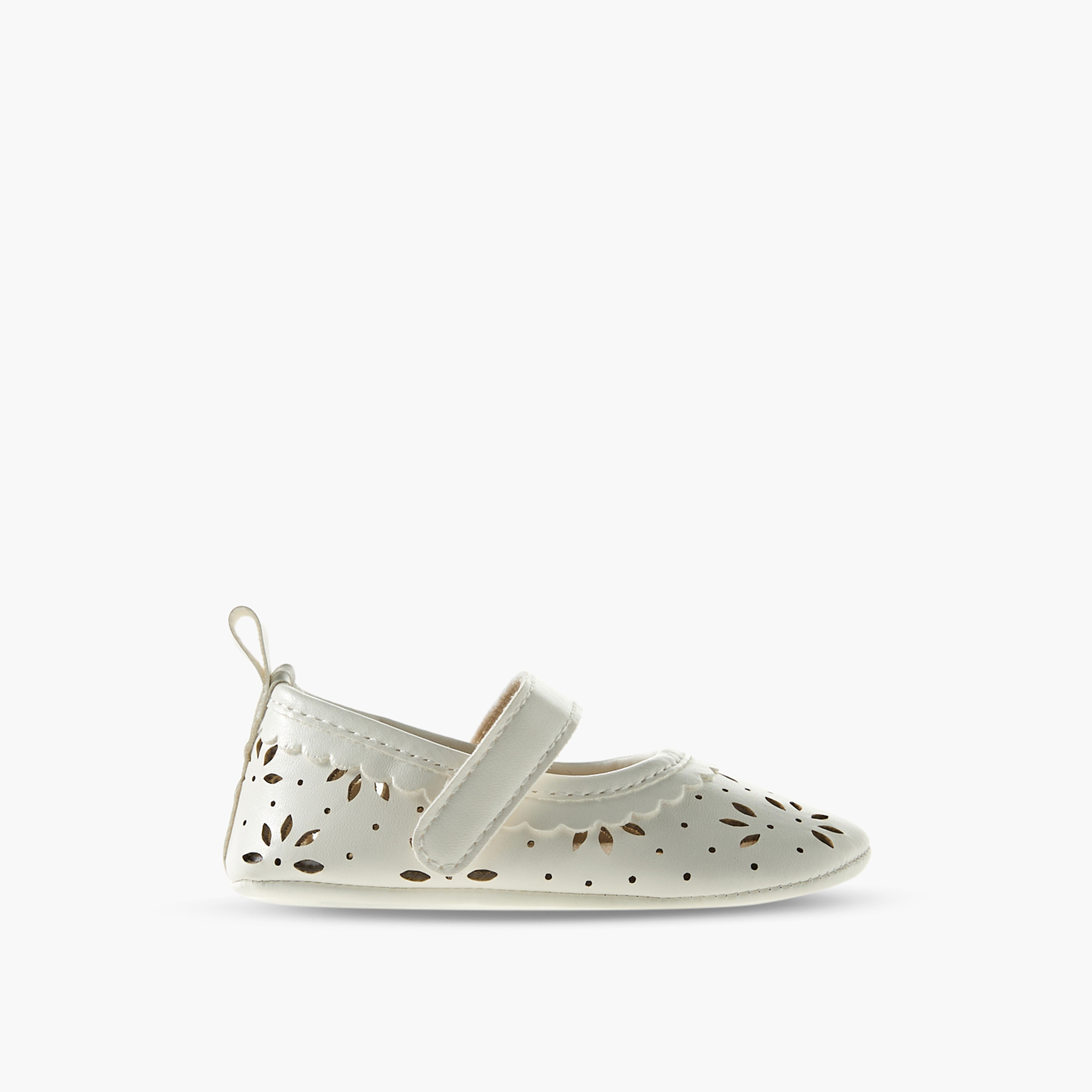 بوت بتصميم مثقب وشريط إغلاق من جونيورز-baby-girls-shoes-booties-image-3