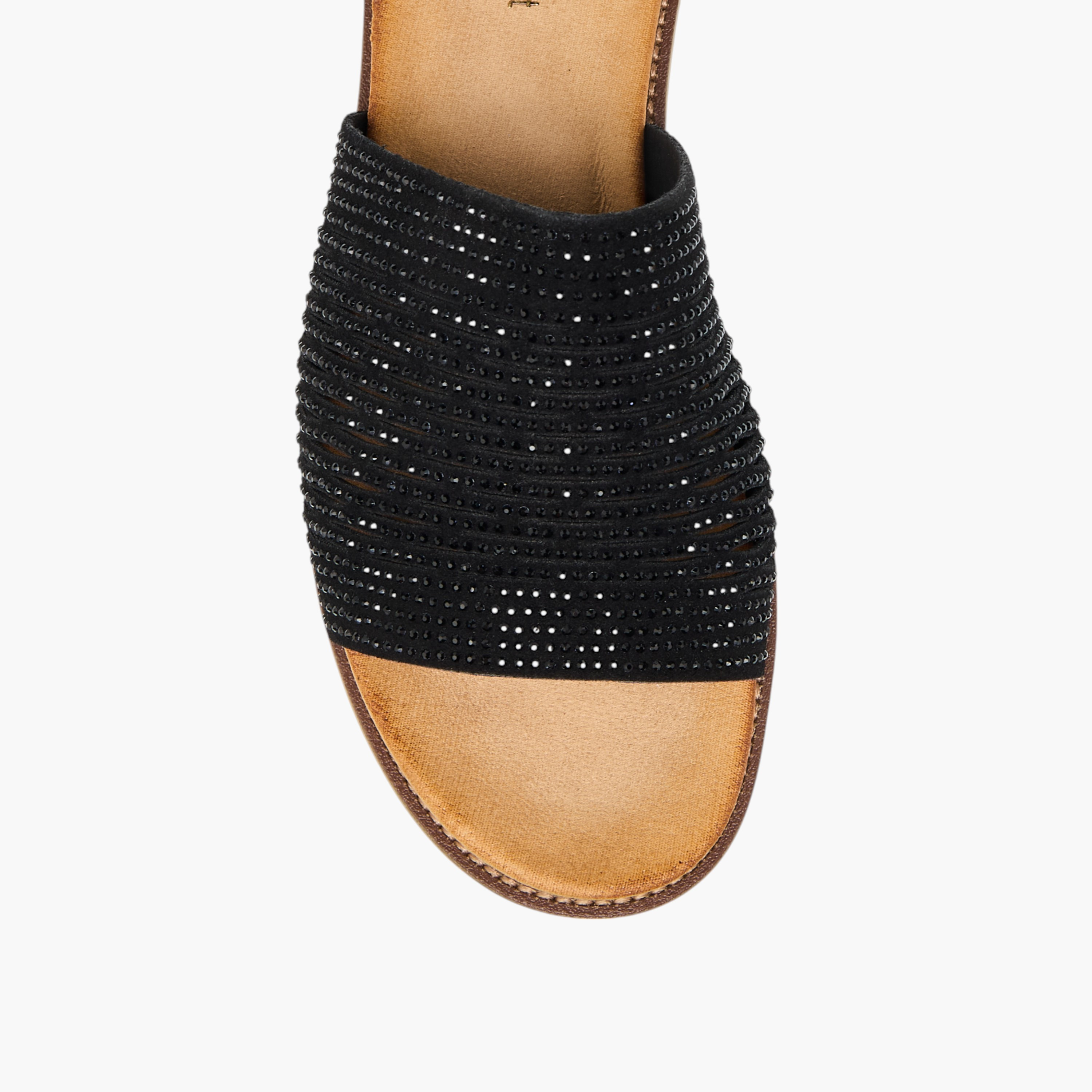 صندل مريح مزيّن سهل الارتداء من لو كونفورت-women-shoes-flats-sandals-image-4