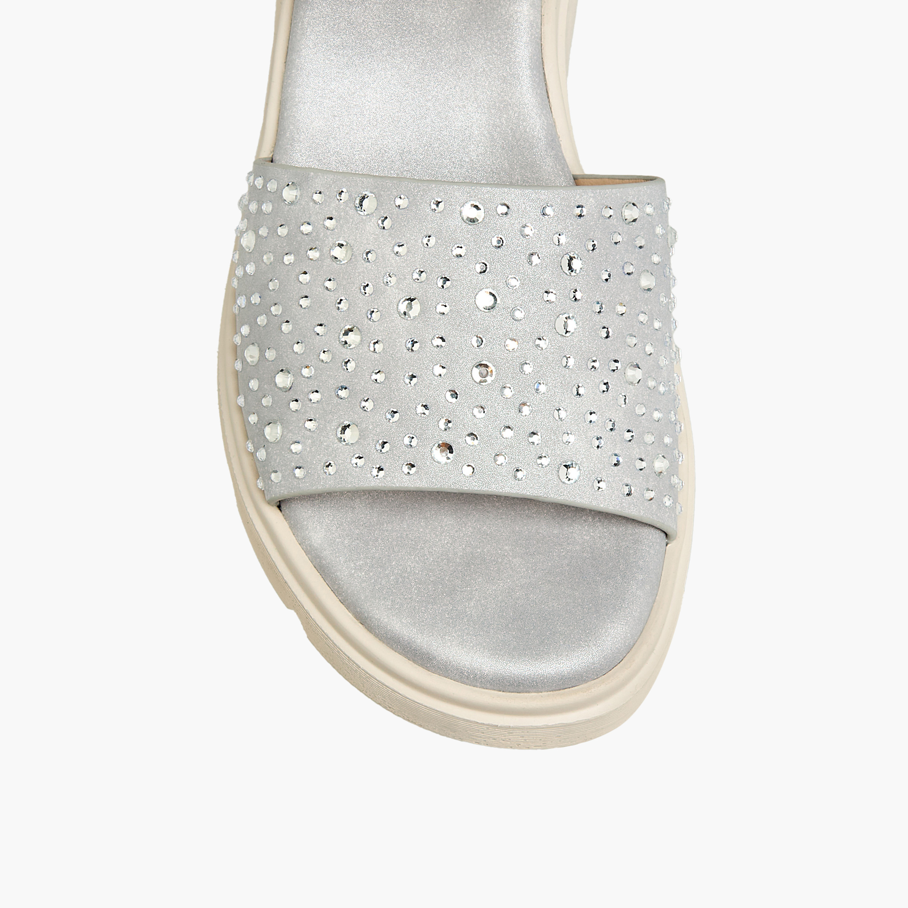 صندل نسائي مزين بكعب عريض من لو كونفورت-women-shoes-sandals-heeled-image-3