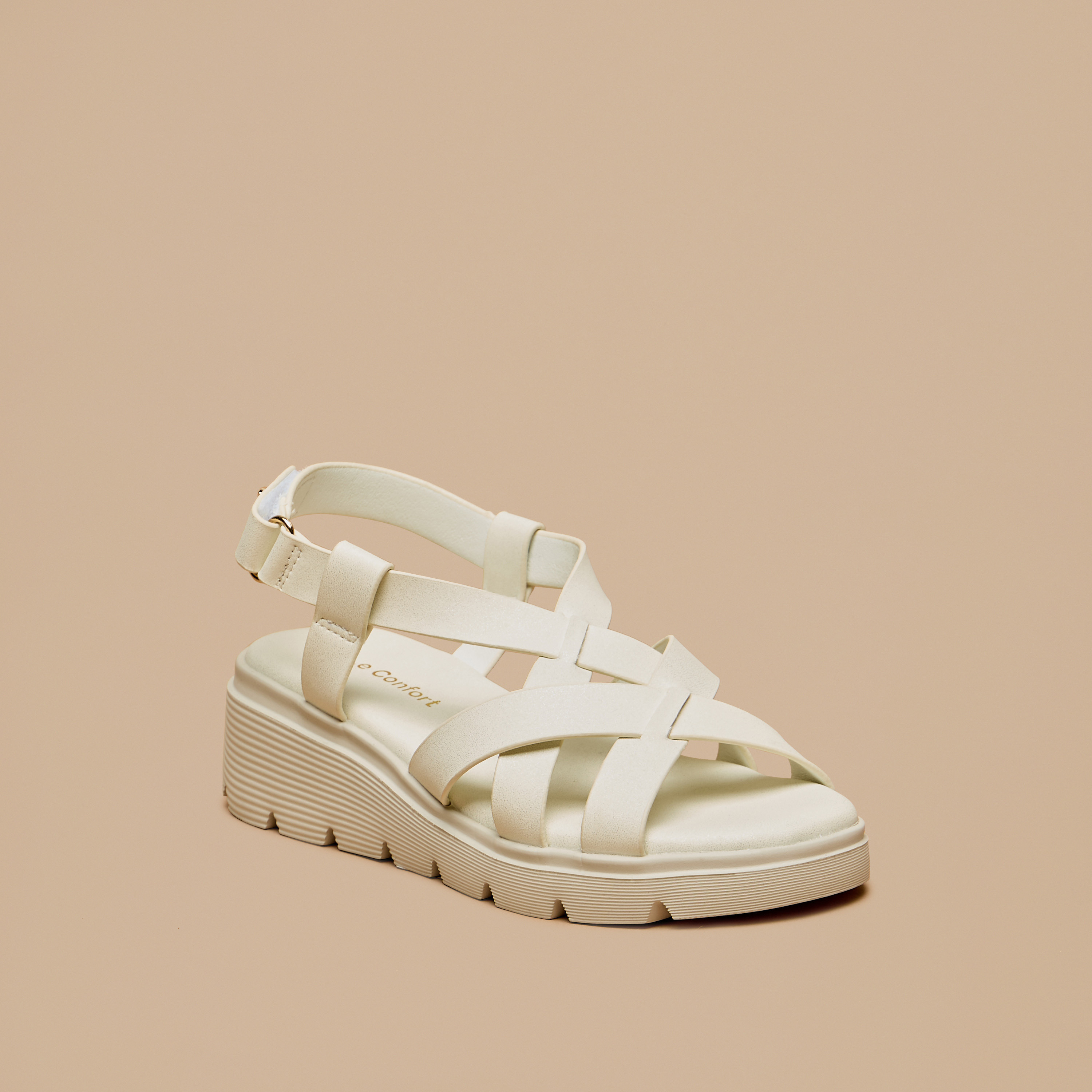 صندل متعدد الأحزمة بشريط إغلاق من لو كونفورت-girls-shoes-sandals-image-1