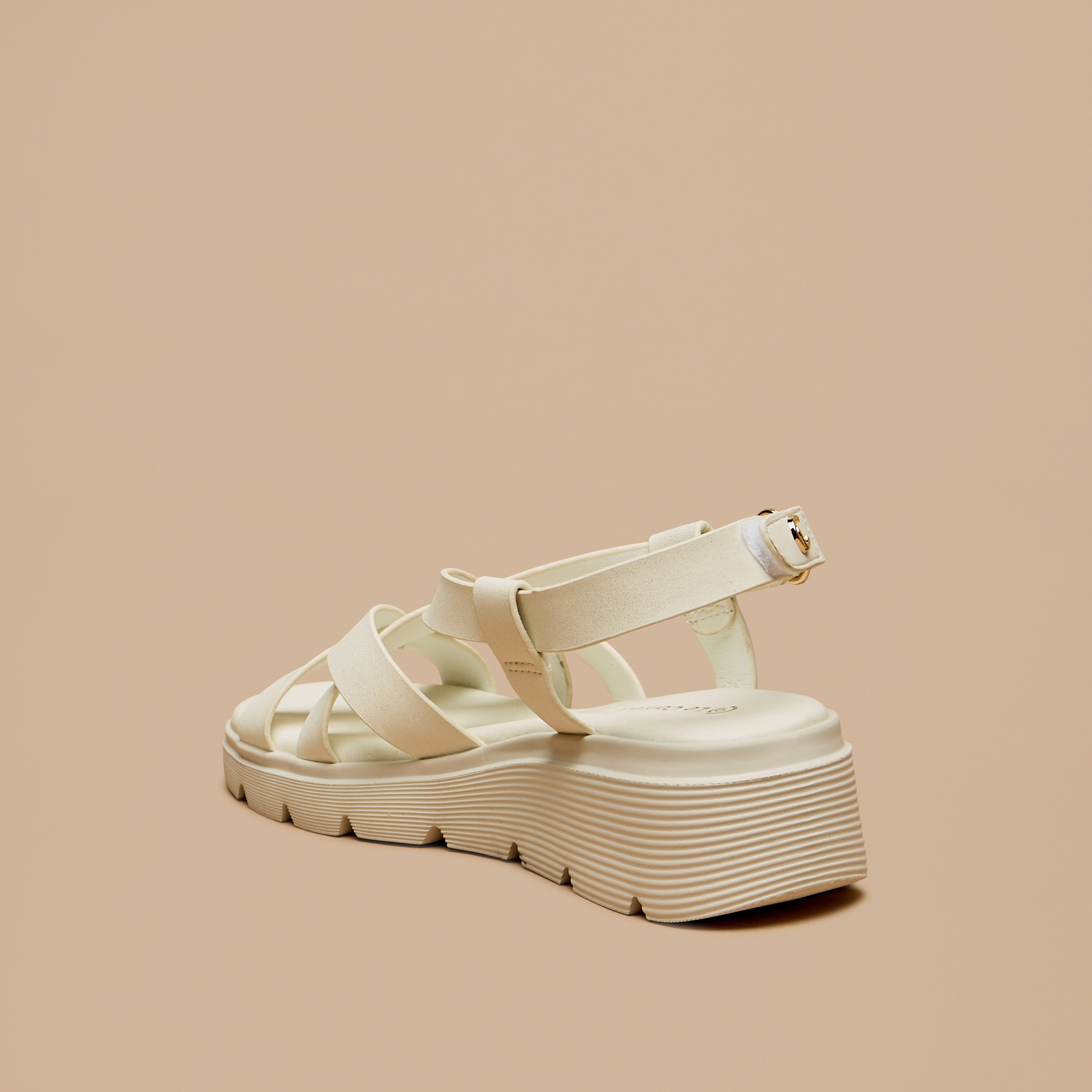 صندل متعدد الأحزمة بشريط إغلاق من لو كونفورت-girls-shoes-sandals-image-8