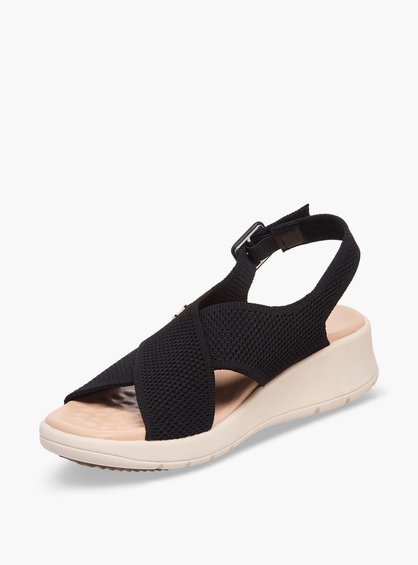 صندل بأحزمة وإبزيم إغلاق للنساء من لو كونفورت-women-shoes-sandals-heeled-image-4