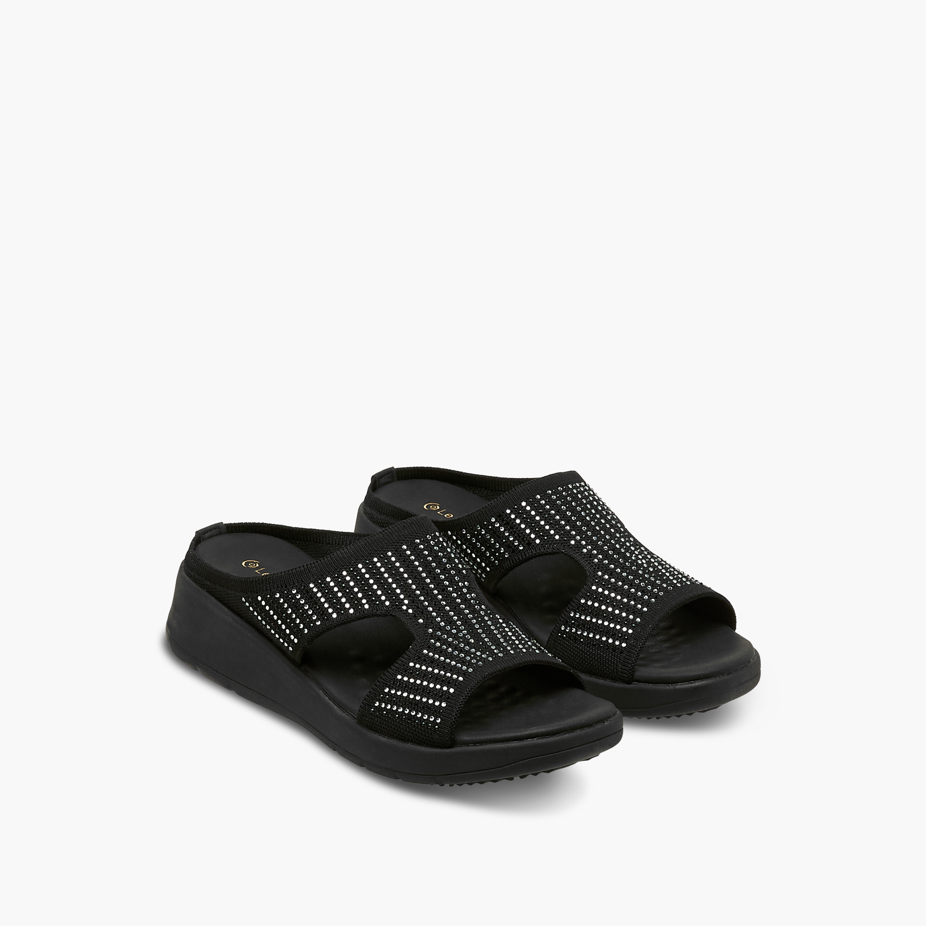 صندل فلاي نت سهل الارتداء بكعب ويدج للنساء من لو كونفورت-women-shoes-sandals-heeled-image-1