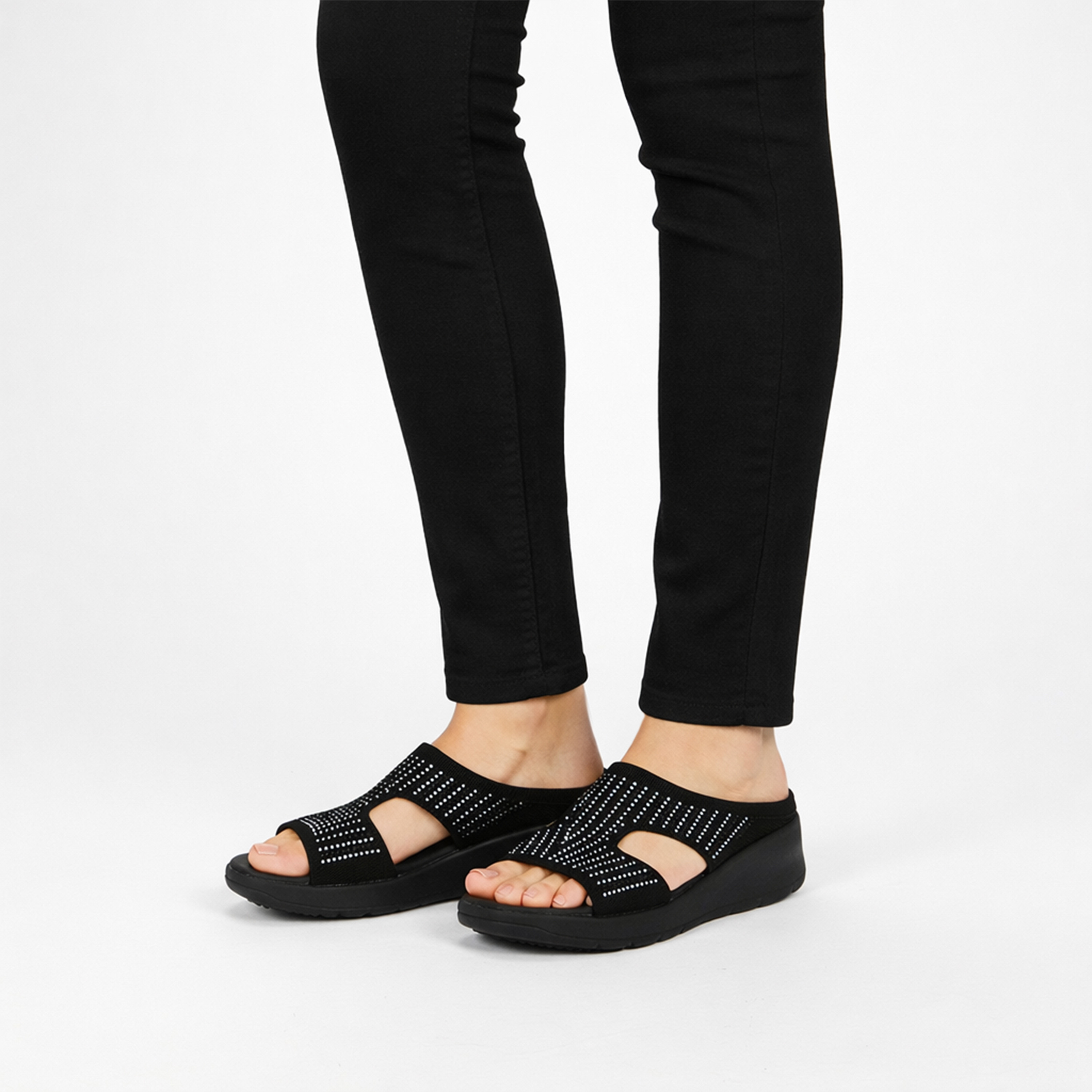 صندل فلاي نت سهل الارتداء بكعب ويدج للنساء من لو كونفورت-women-shoes-sandals-heeled-image-2