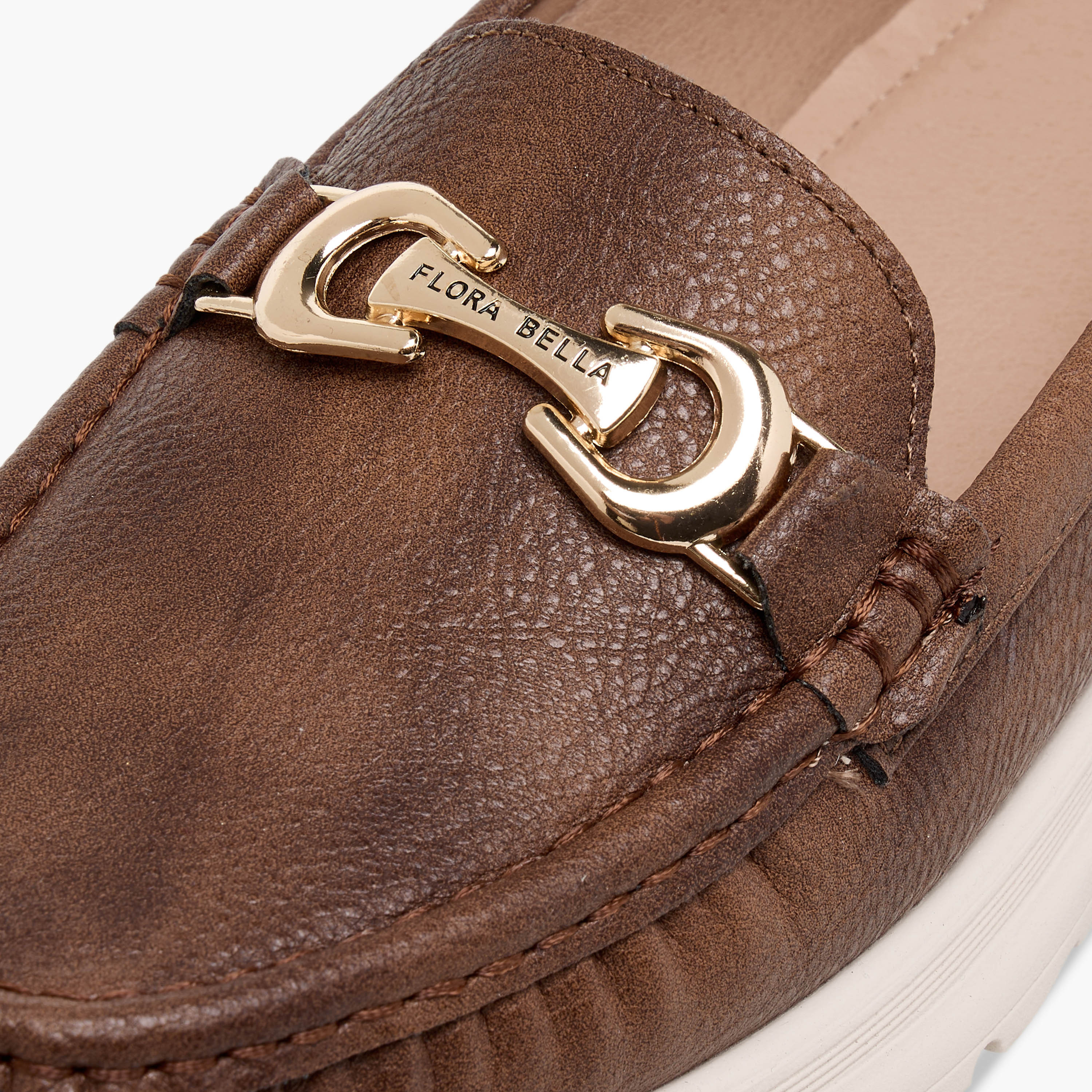 حذاء لوفر سهل الارتداء بزينة معدن من فلورا بيلا-women-shoes-loafersandmoccasins-image-4