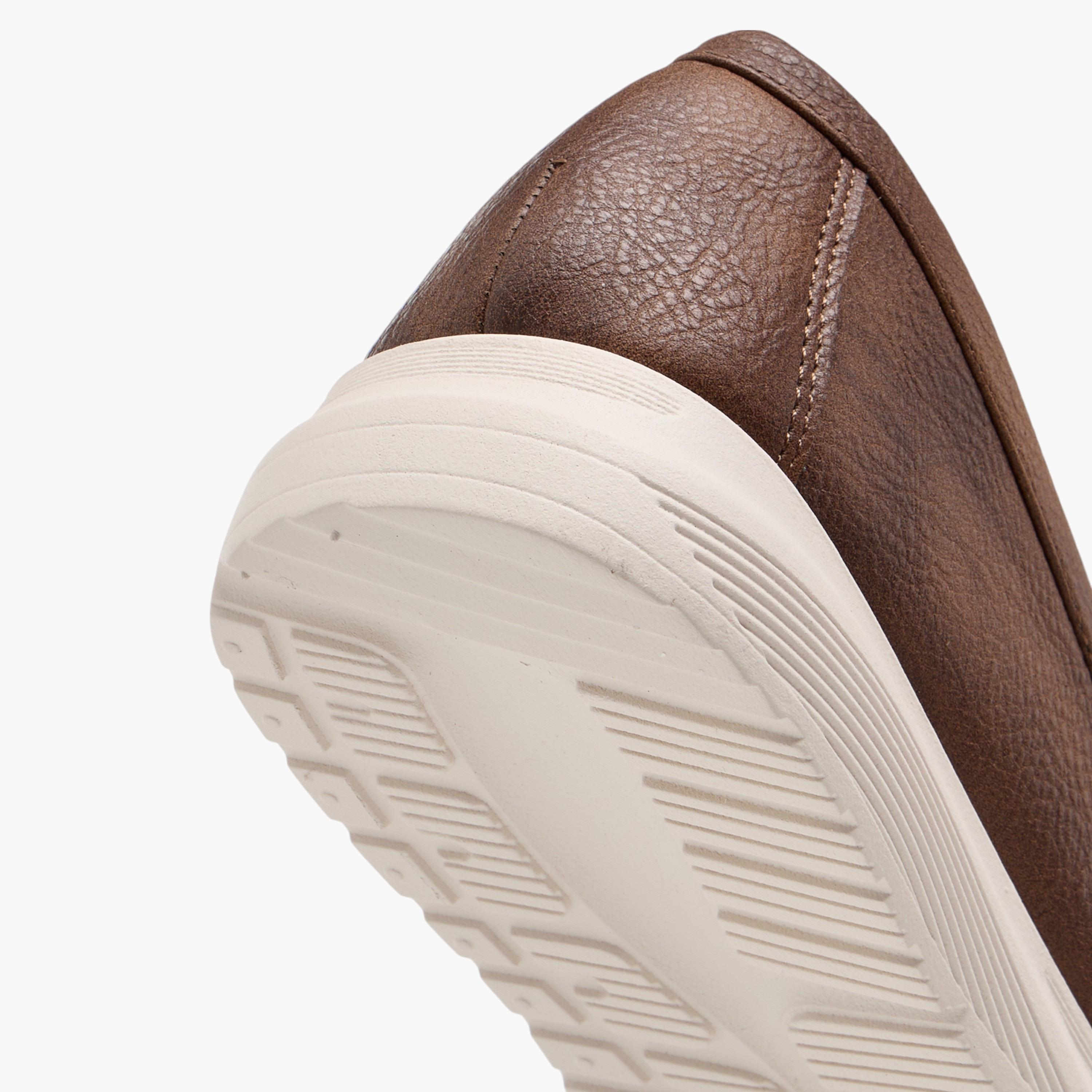 حذاء لوفر سهل الارتداء بزينة معدن من فلورا بيلا-women-shoes-loafersandmoccasins-image-5