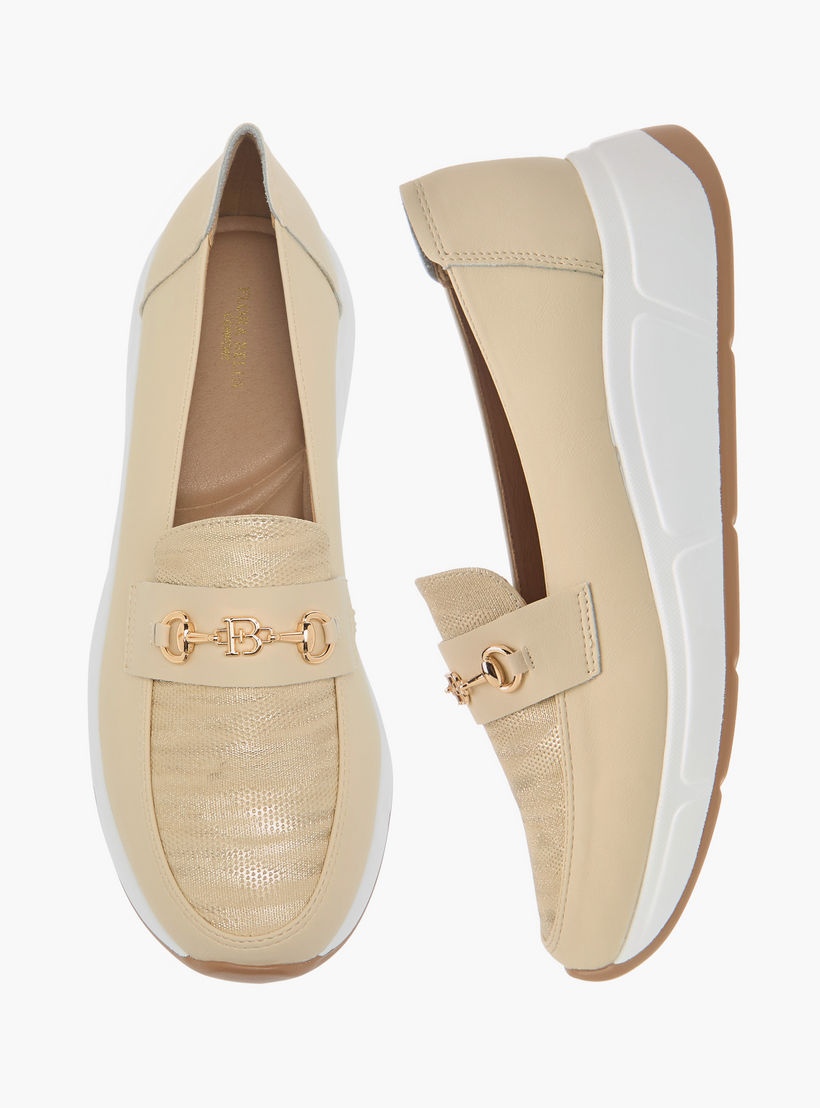 حذاء مريح بارز الملمس بكعب ويدج وزينة معدنية من فلورا بيلا-women-shoes-loafersandmoccasins-image-1