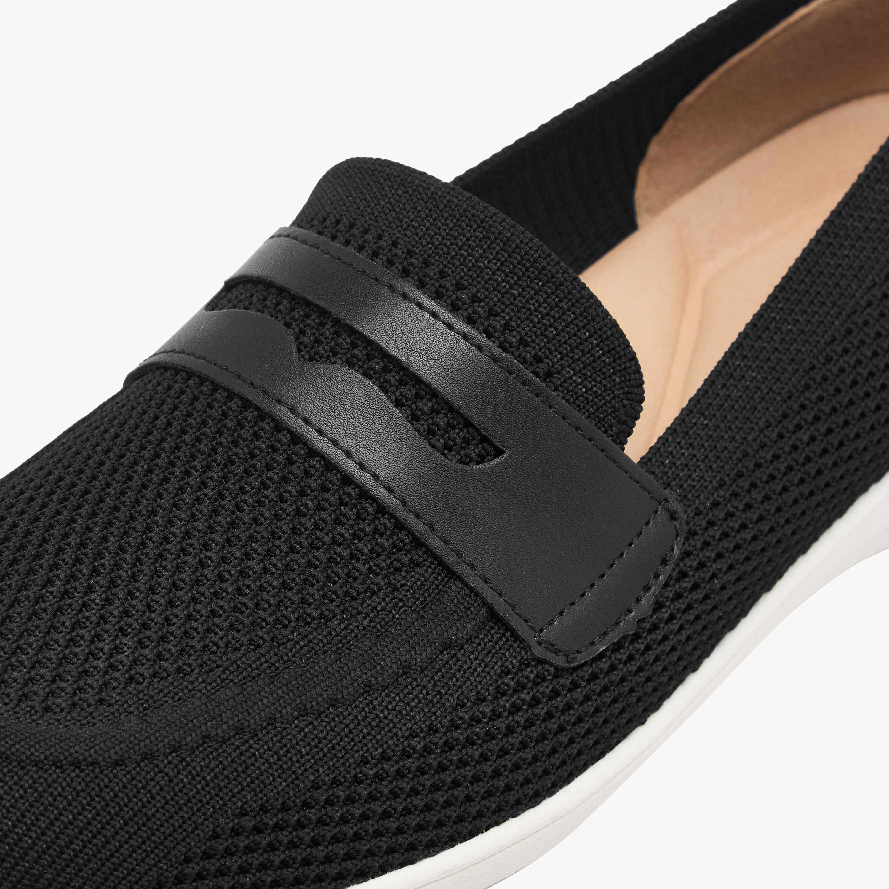 حذاء سهل الارتداء شبك مريح بتفاصيل مفرغة من لو كونفورت-women-shoes-loafersandmoccasins-image-5