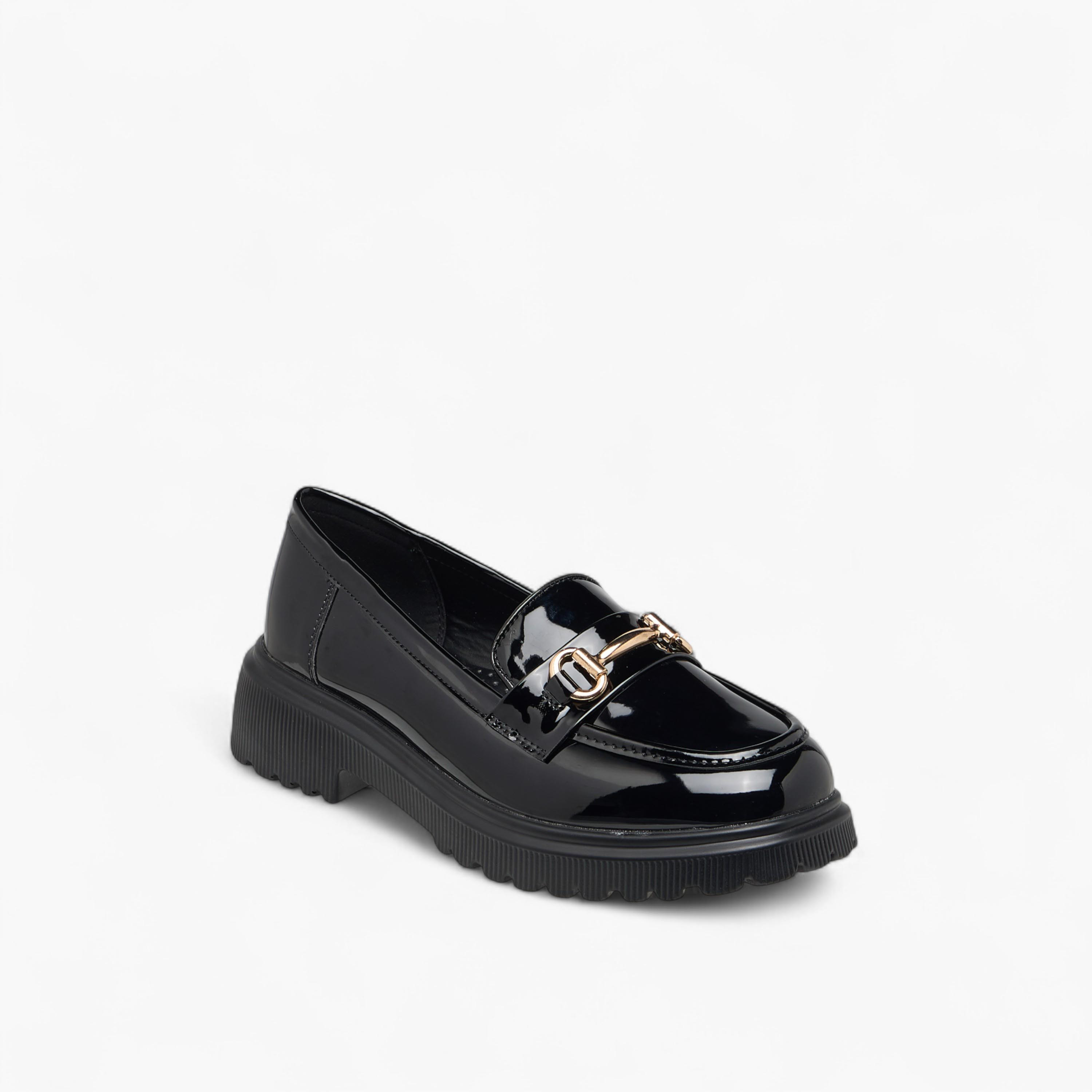 حذاء سهل الارتداء بزينة معدنية للنساء من سيليست-women-shoes-loafersandmoccasins-image-2