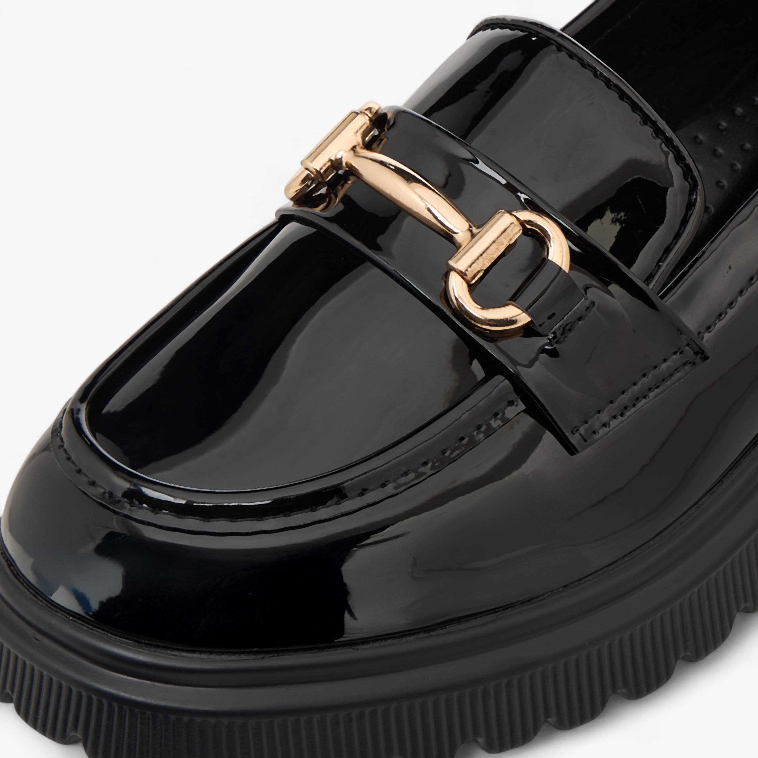 حذاء سهل الارتداء بزينة معدنية للنساء من سيليست-women-shoes-loafersandmoccasins-image-4