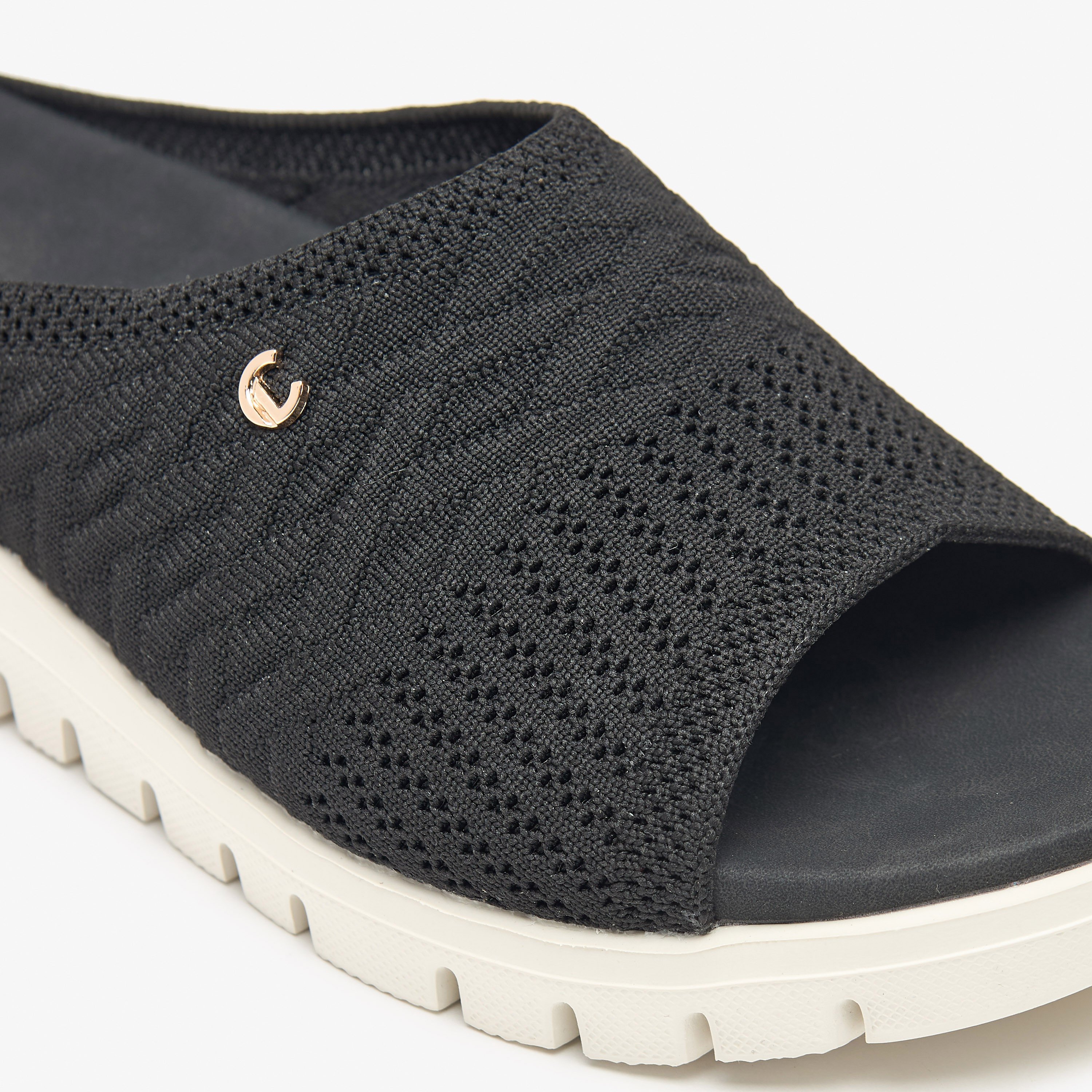صندل سهل الارتداء بارز الملمس بكعب فلاتفورم من لو كونفورت-women-shoes-flats-sandals-image-11