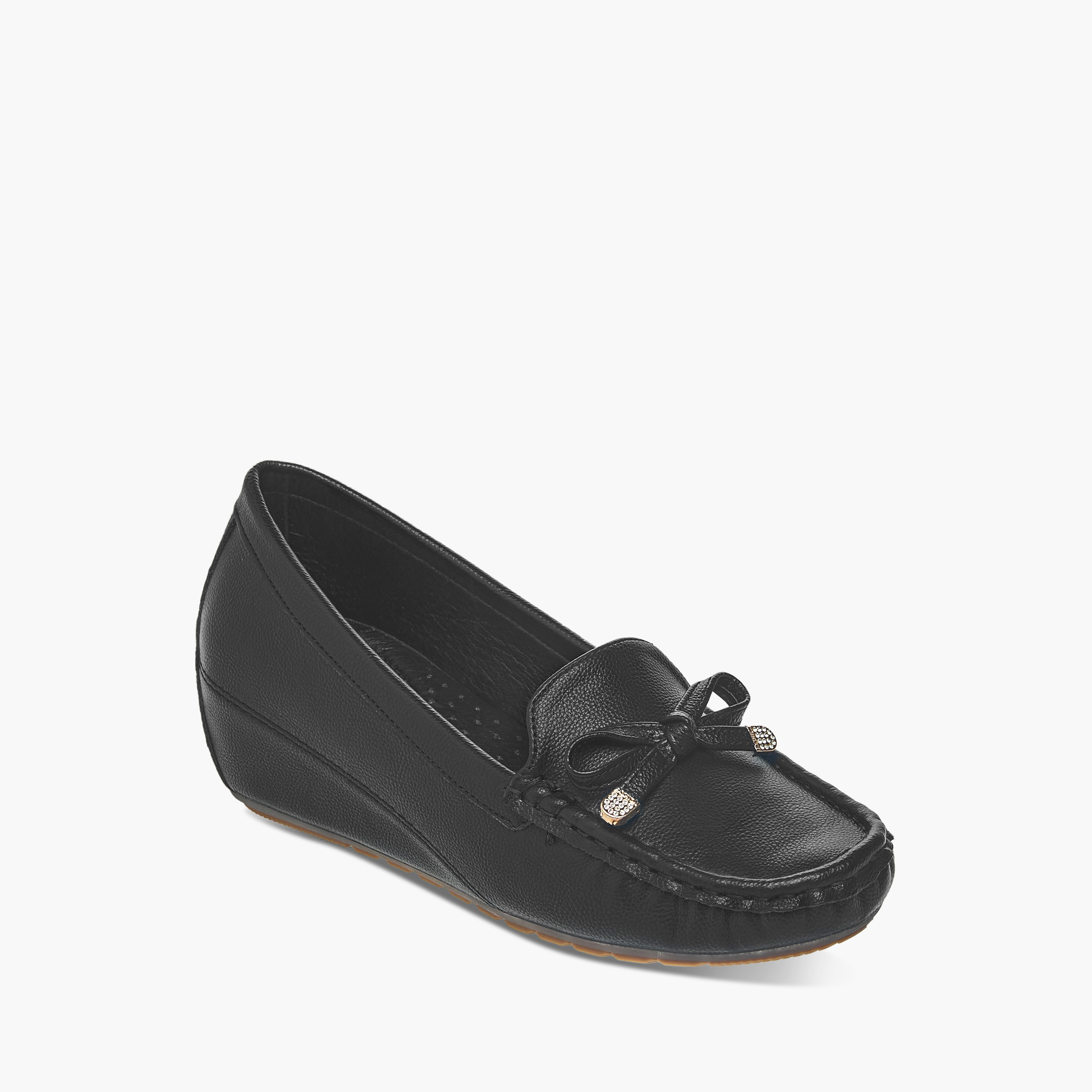 حذاء سهل الارتداء بزينة فيونكة وكعب ويدج من لو كونفورت-women-shoes-loafersandmoccasins-image-5