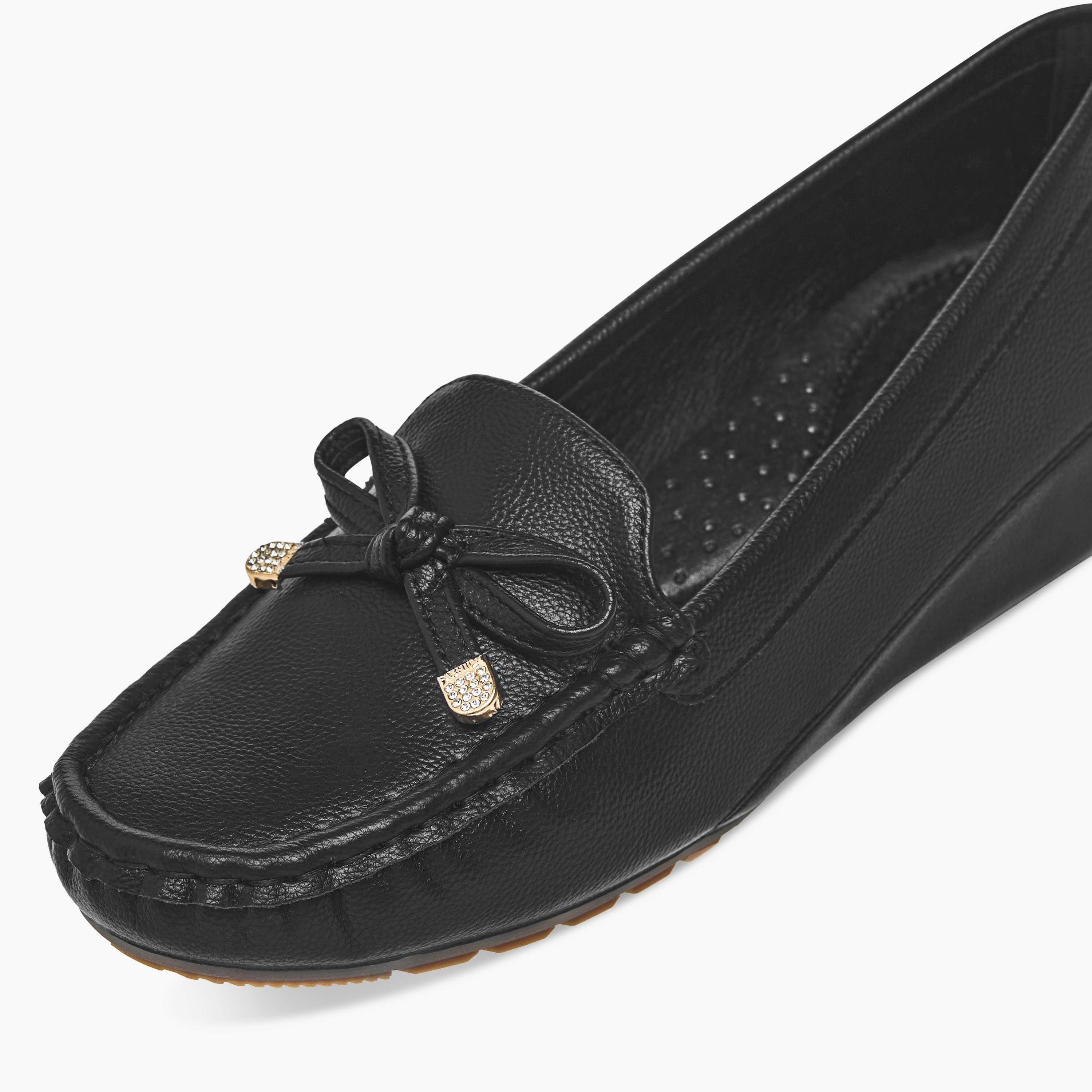 حذاء سهل الارتداء بزينة فيونكة وكعب ويدج من لو كونفورت-women-shoes-loafersandmoccasins-image-3