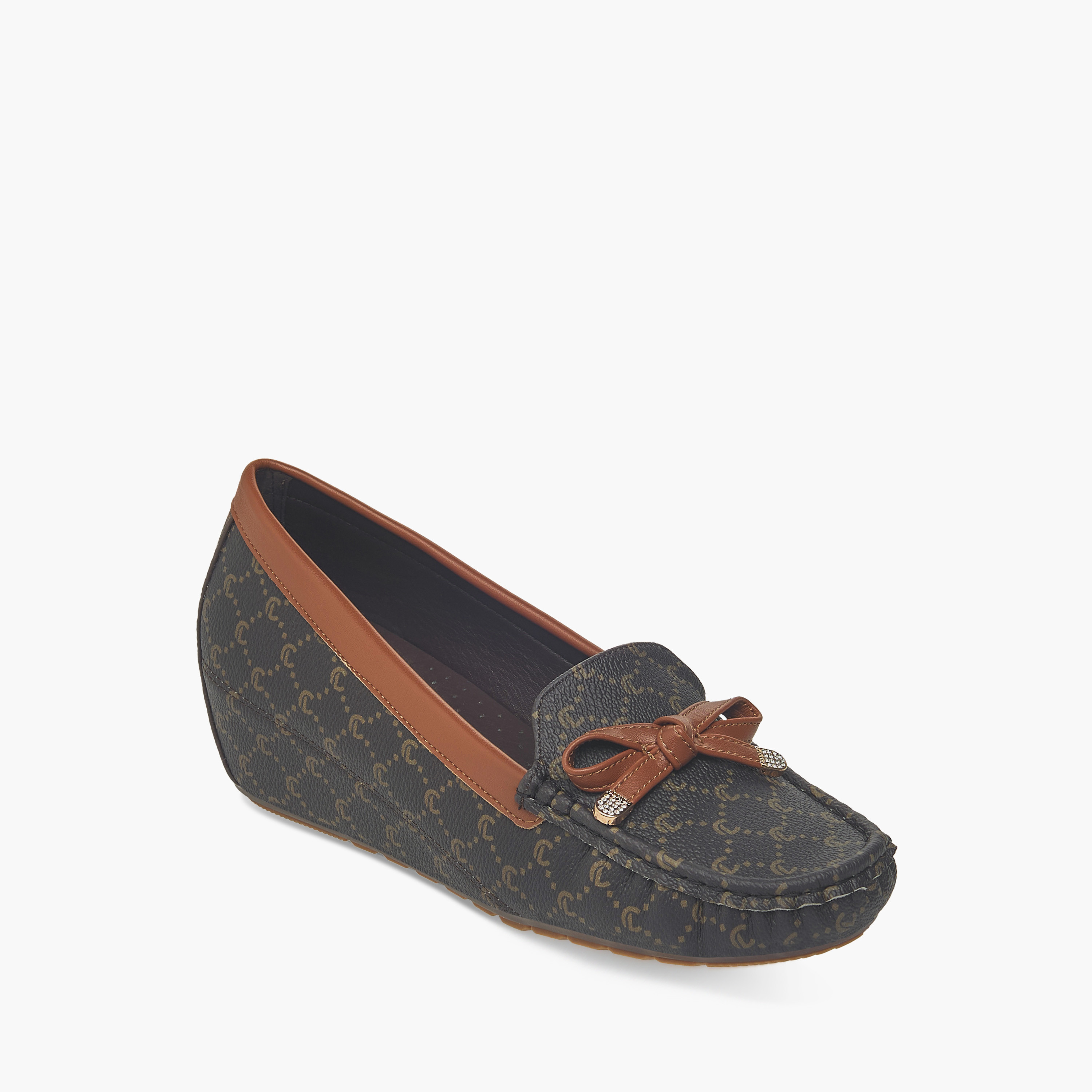 حذاء سهل الارتداء بزينة فيونكة وكعب ويدج من لو كونفورت-women-shoes-loafersandmoccasins-image-2