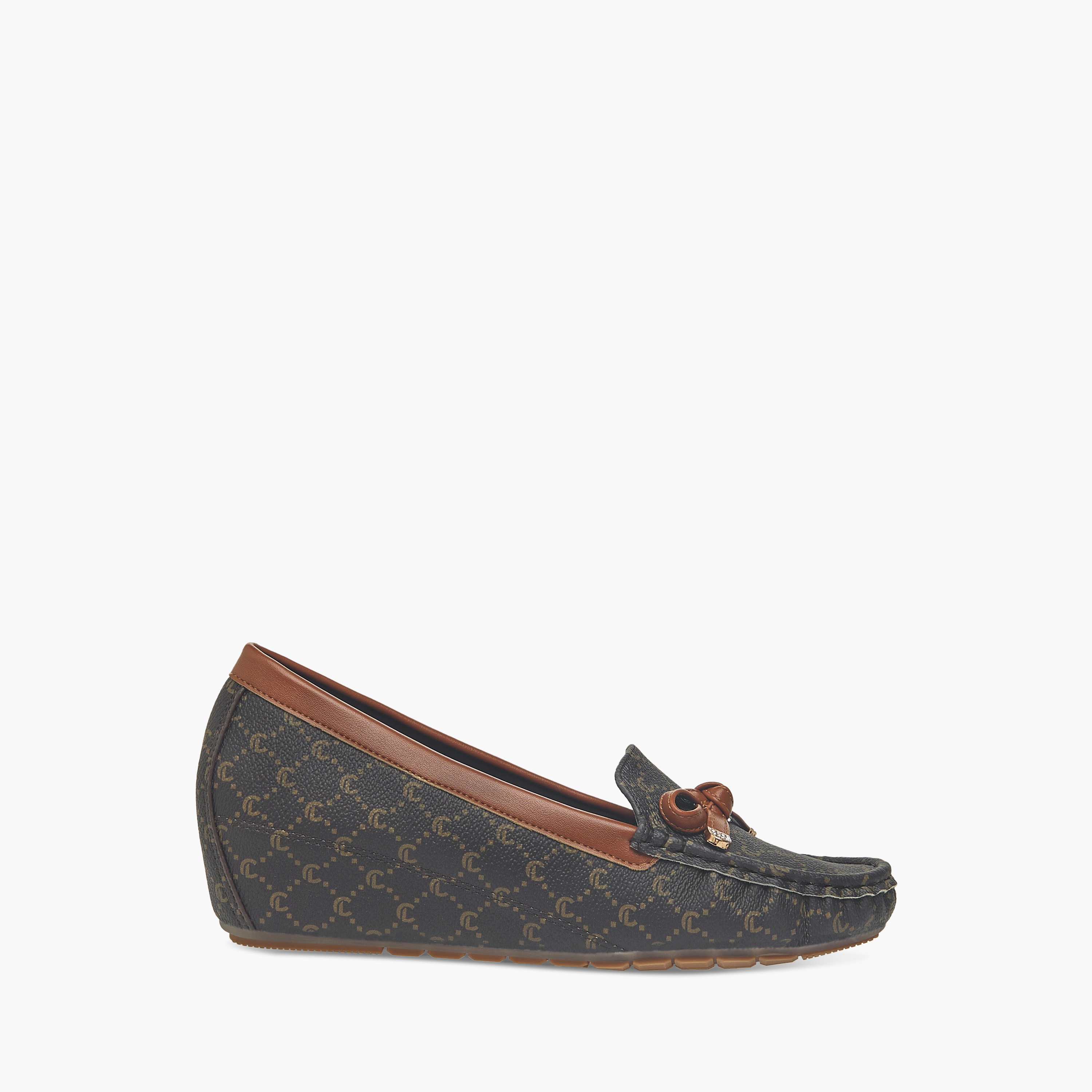 حذاء سهل الارتداء بزينة فيونكة وكعب ويدج من لو كونفورت-women-shoes-loafersandmoccasins-image-3