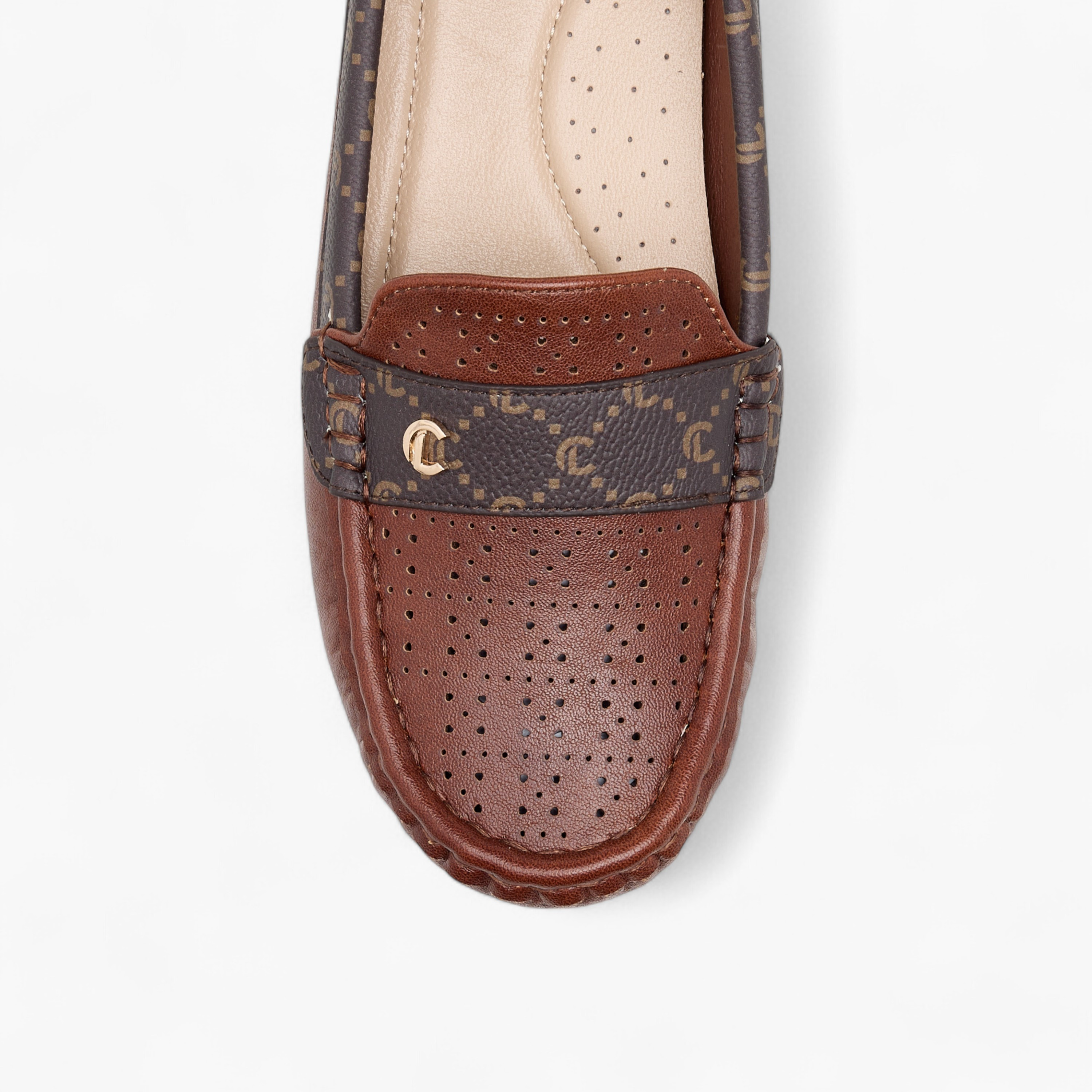 حذاء سهل الارتداء بطبعات مونوجرام وكعب ويدج من لو كونفورت-women-shoes-heels-image-4