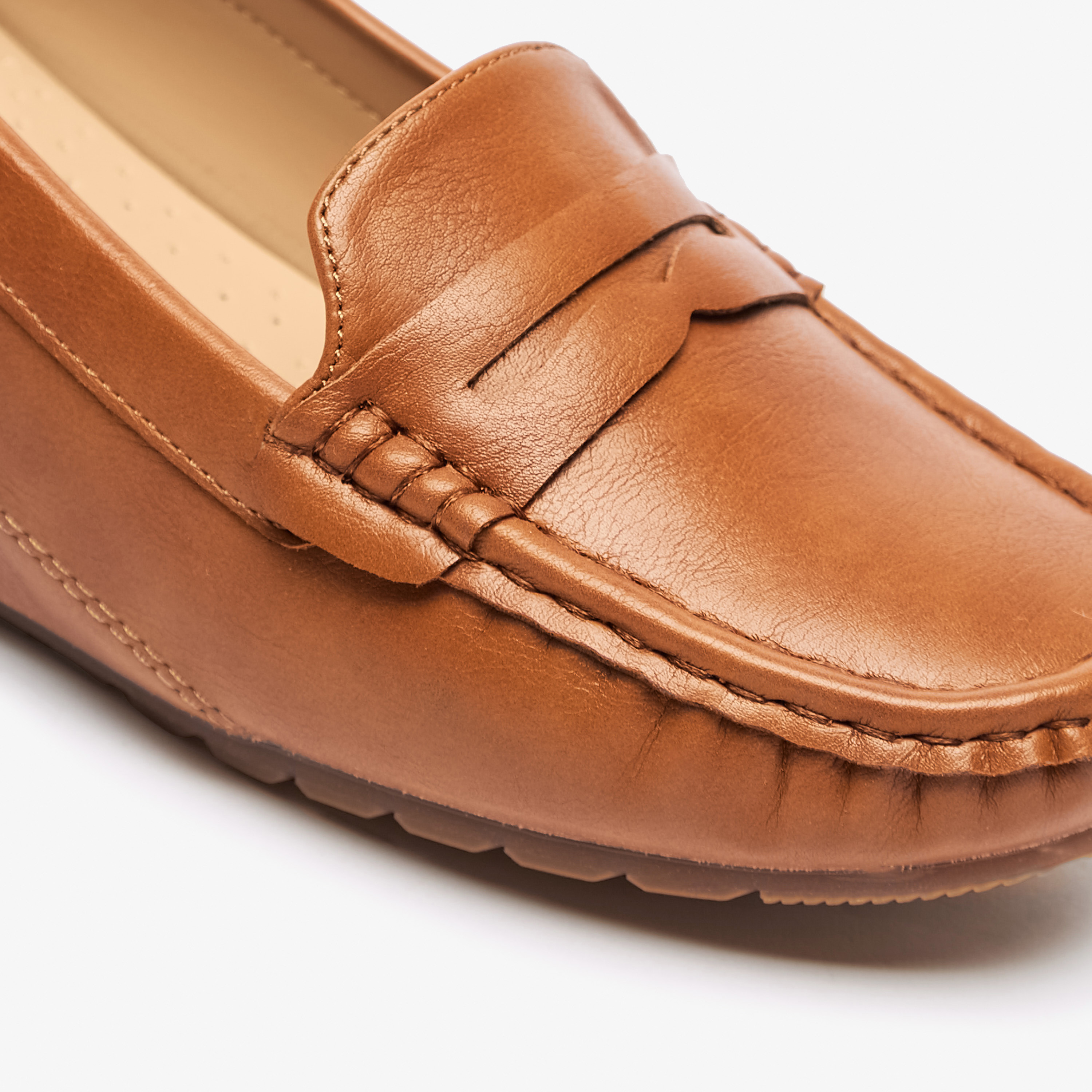 حذاء سادة سهل الارتداء بكعب ويدج من فلورا بيلا-women-shoes-loafersandmoccasins-image-10
