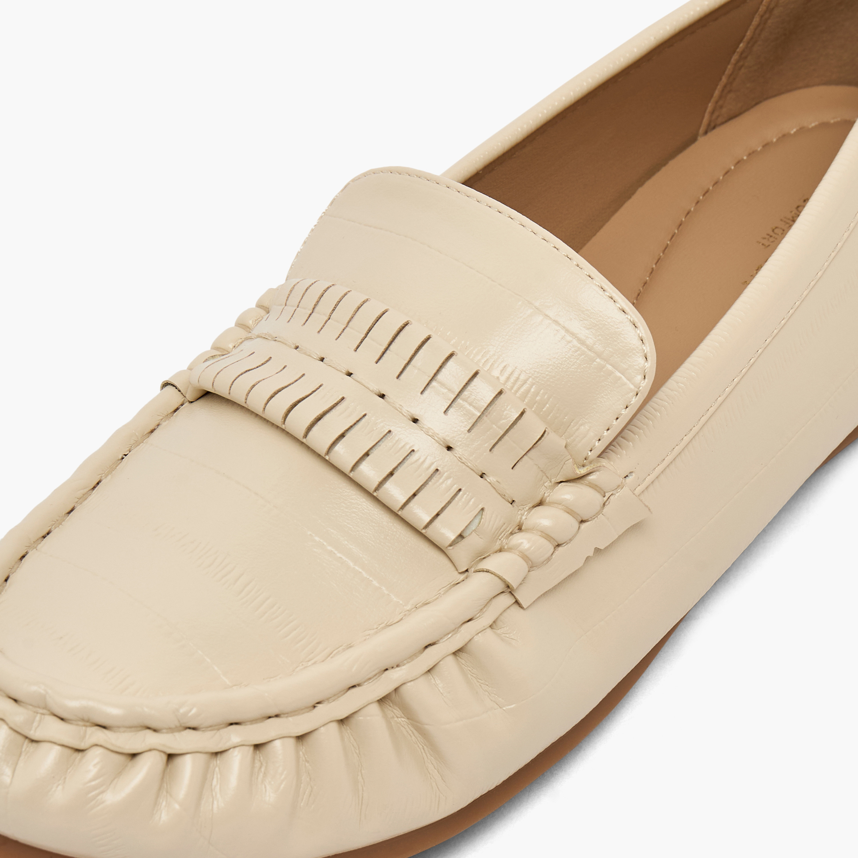 حذاء سهل الارتداء بتفاصيل شراشيب للنساء من فلورا بيلا-women-shoes-flats-moccasins-image-7