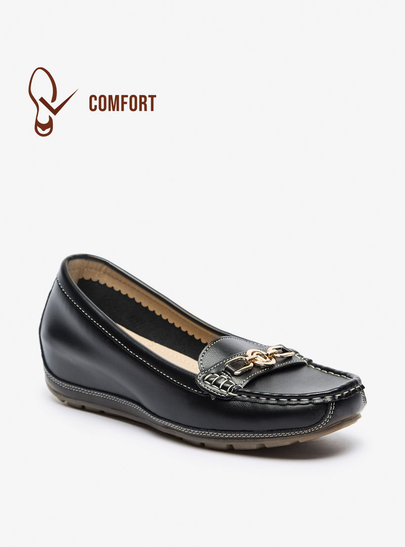 حذاء مريح بكعب ويدج وزينة معدنية من لو كونفورت-women-shoes-heels-image-1