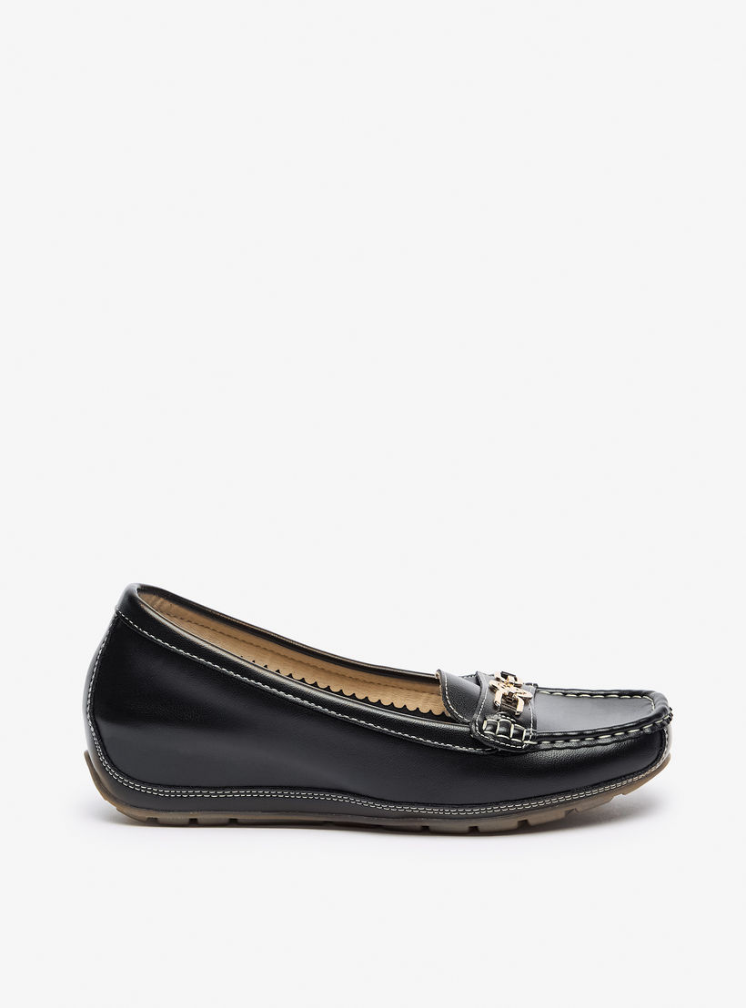 حذاء مريح بكعب ويدج وزينة معدنية من لو كونفورت-women-shoes-heels-image-3