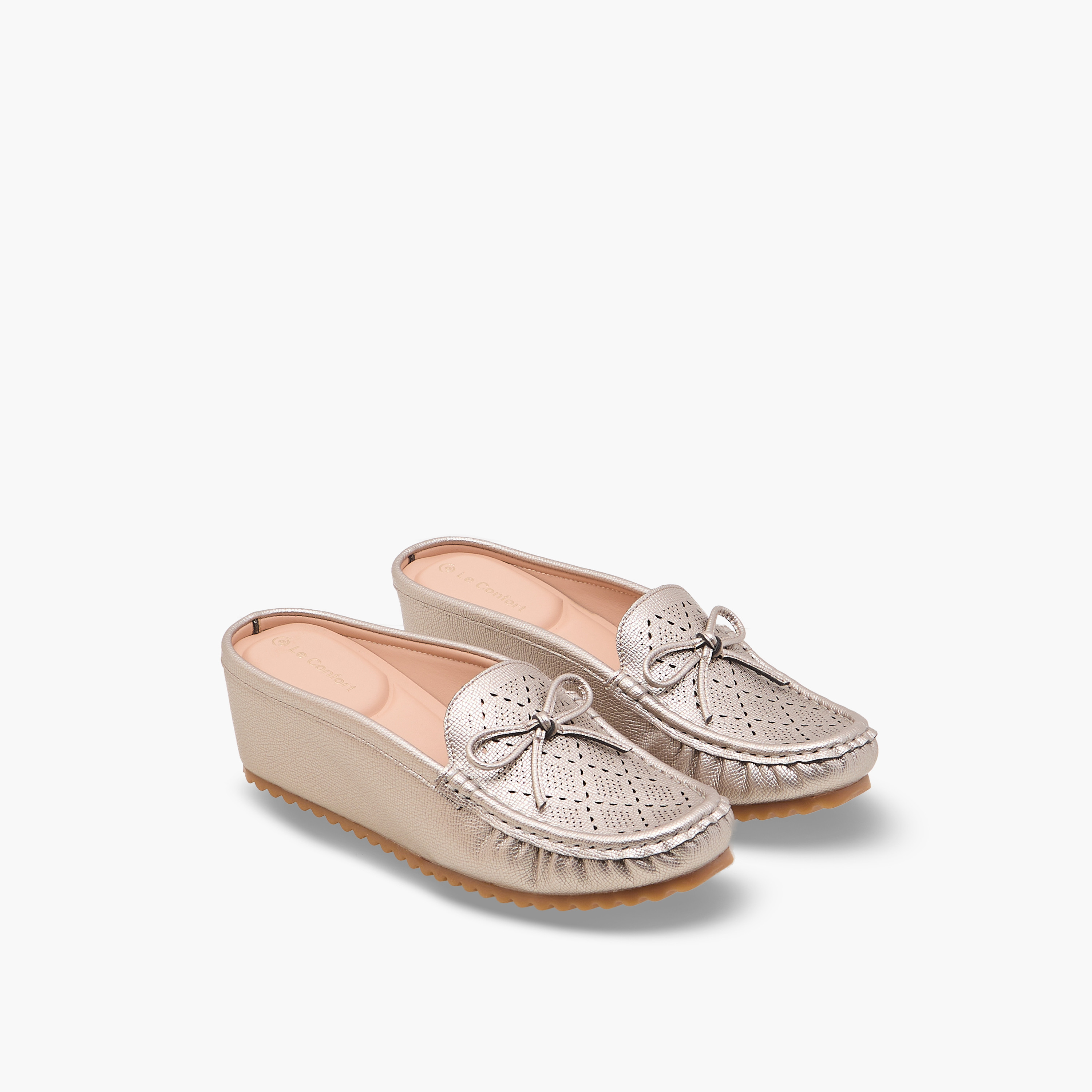 حذاء ميول بتفاصيل مثقبة للنساء من لو كونفورت-women-shoes-loafersandmoccasins-image-1