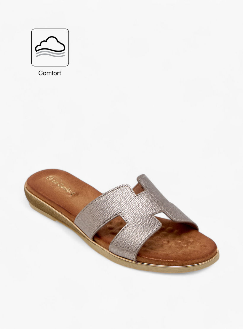 صندل مريح سهل الارتداء بتفاصيل مفرغة من لو كونفورت-women-shoes-flats-sandals-image-2