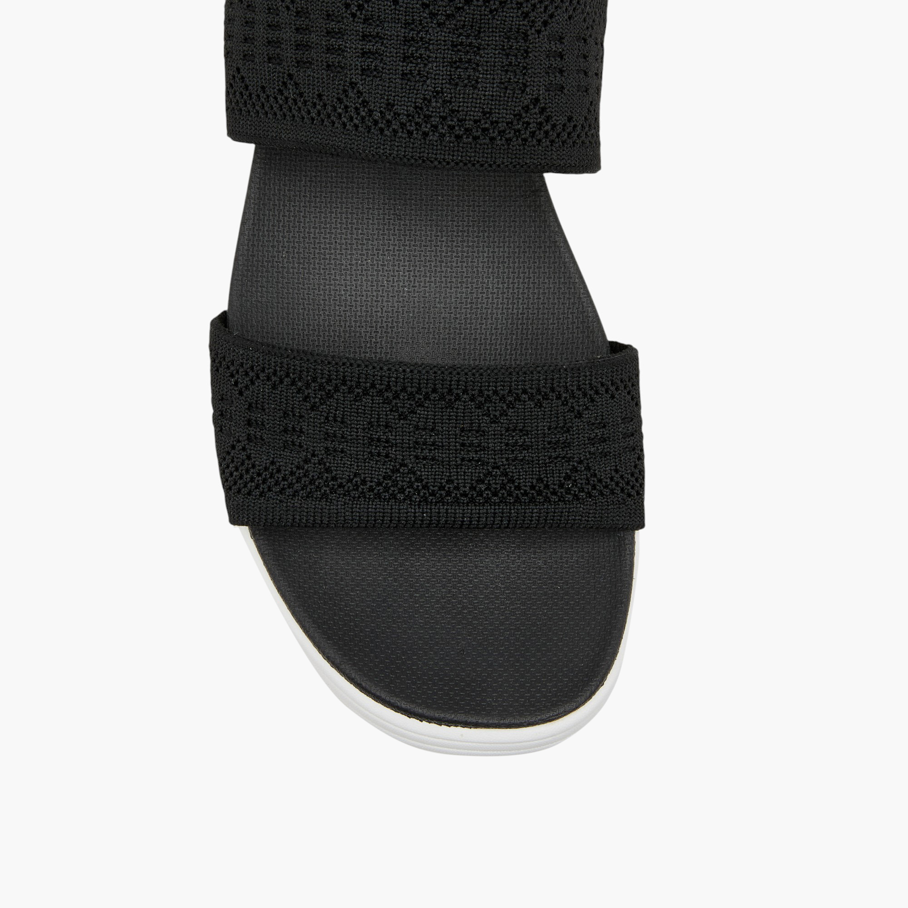 صندل مريح سهل الارتداء بتفاصيل فلاي نيت من لو كونفورت-women-shoes-sandals-heeled-image-4