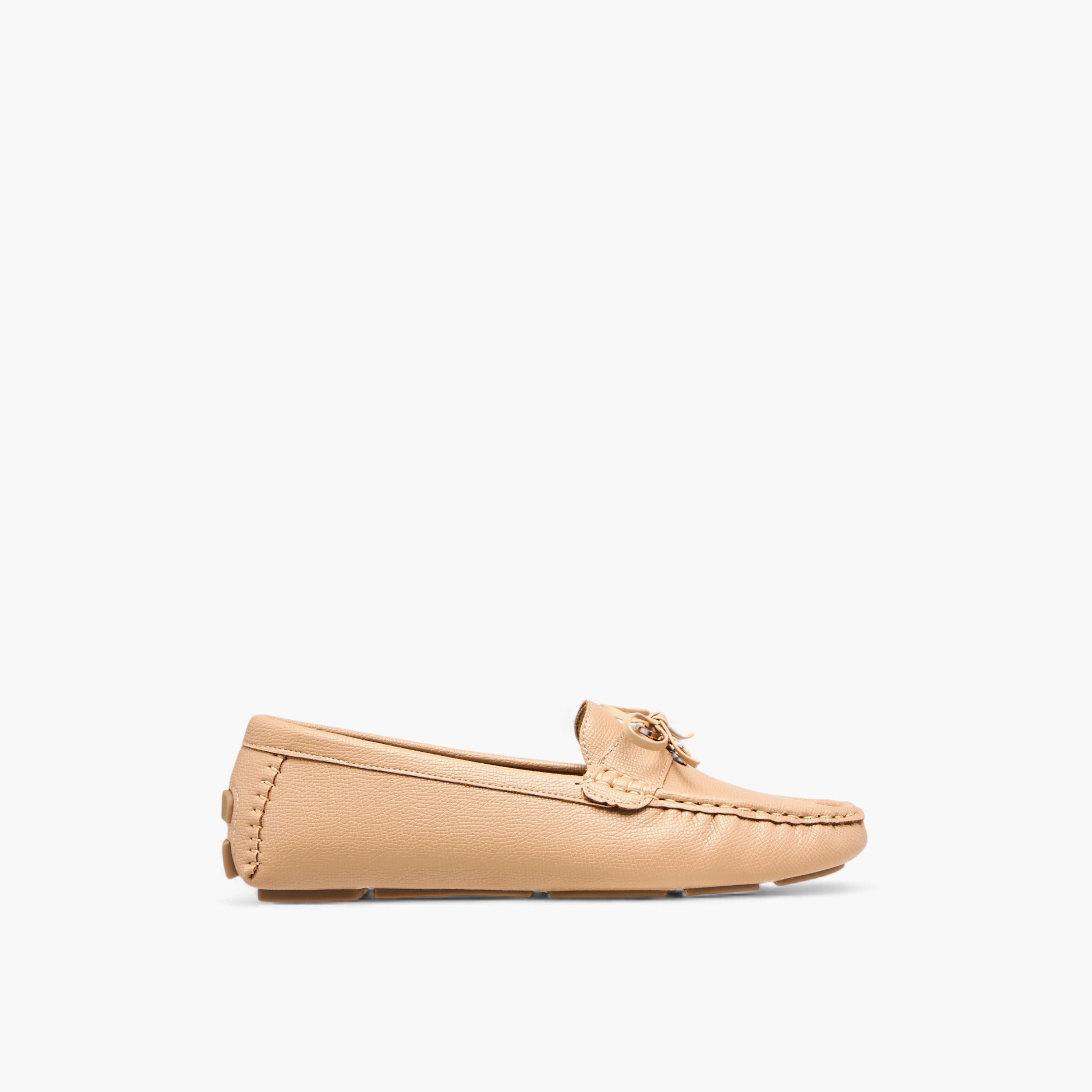 حذاء موكاسين بزينة فيونكة من لو كونفورت-women-shoes-flats-moccasins-image-3