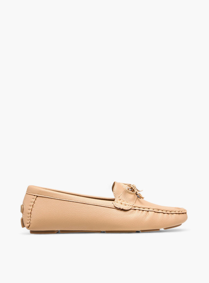 حذاء موكاسين بزينة فيونكة من لو كونفورت-women-shoes-flats-moccasins-image-3