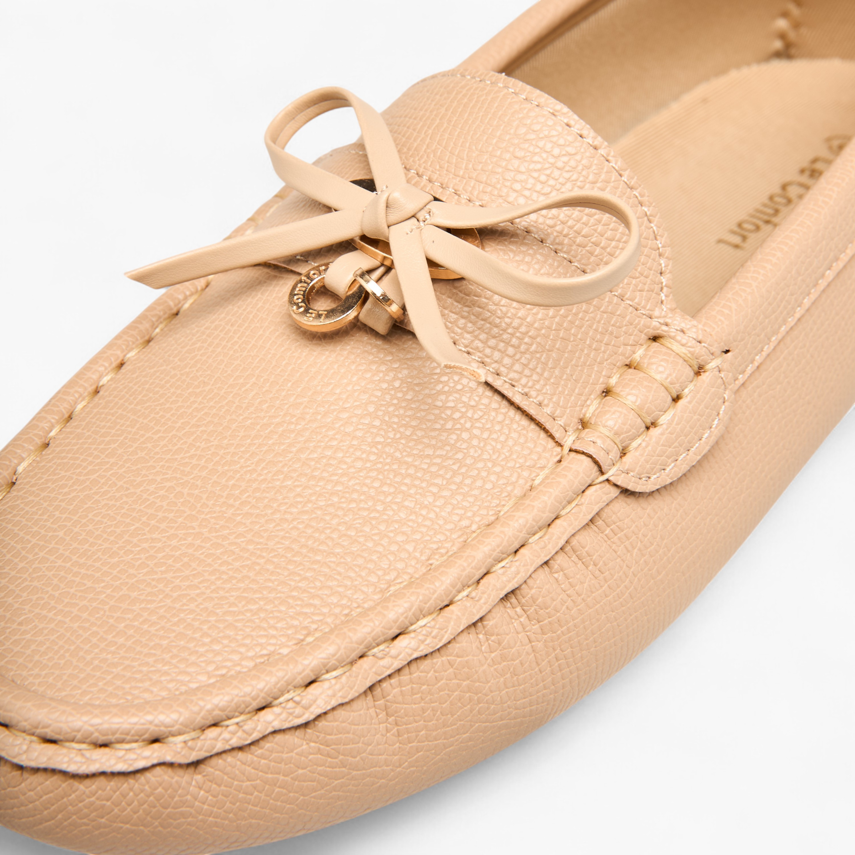 حذاء موكاسين بزينة فيونكة من لو كونفورت-women-shoes-flats-moccasins-image-4