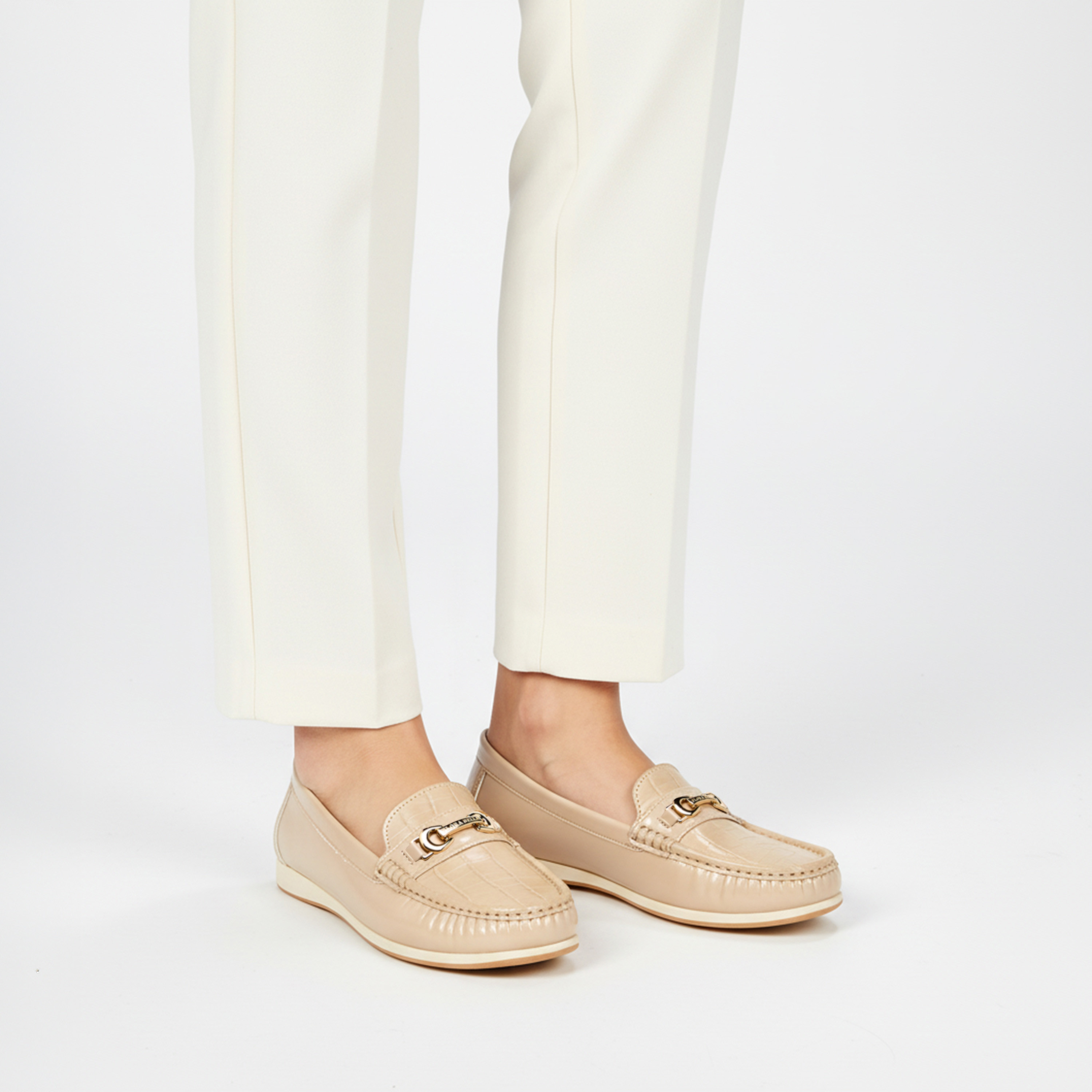 حذاء لوفرز سهل الارتداء وبارز الملمس للنساء من فلورا بيلا-women-shoes-flats-loafers-image-2