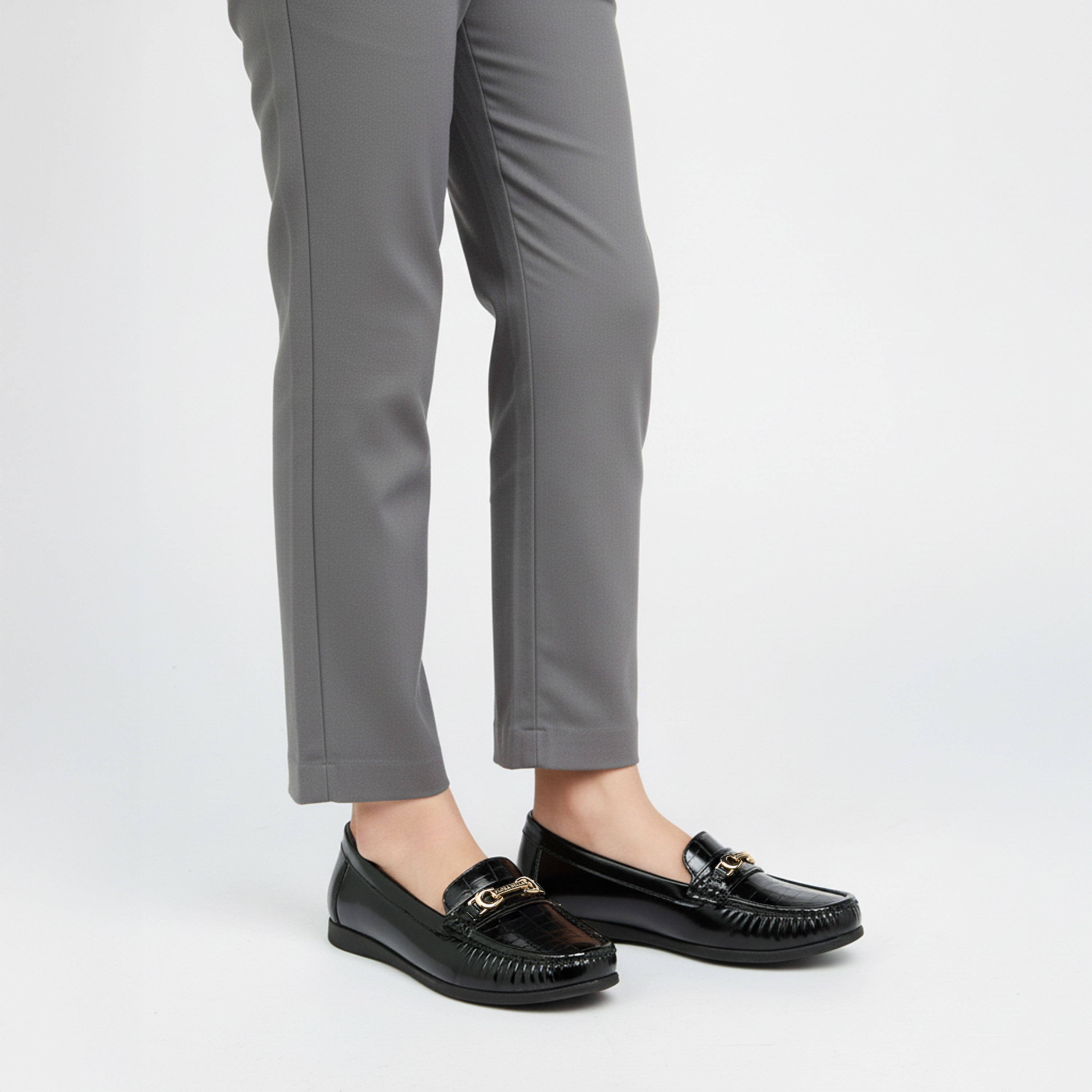 حذاء لوفرز سهل الارتداء وبارز الملمس للنساء من فلورا بيلا-women-shoes-flats-loafers-image-2