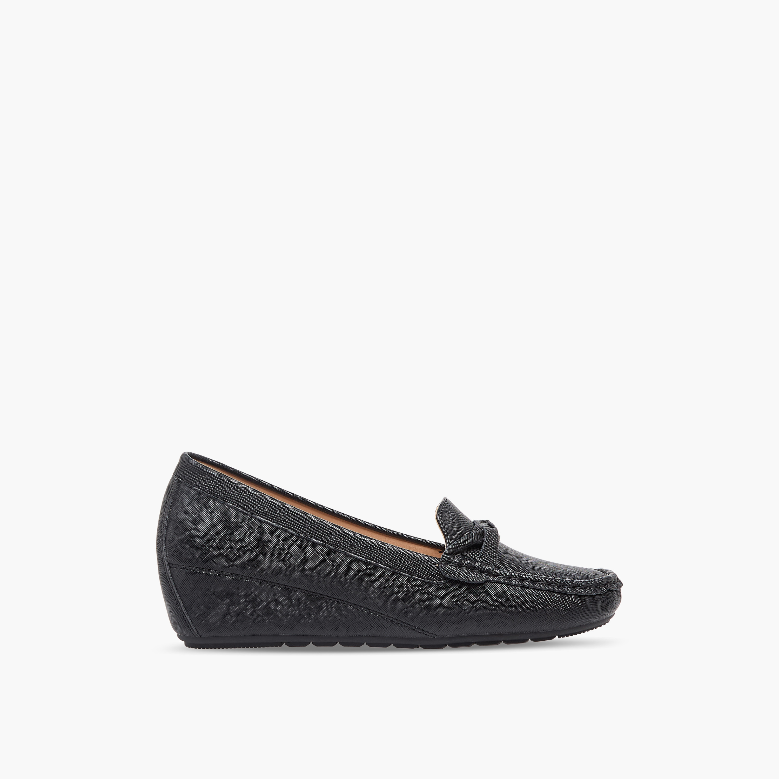 حذاء سهل الارتداء بكعب ويدج للنساء من فلورا بيلا-women-shoes-heels-image-3